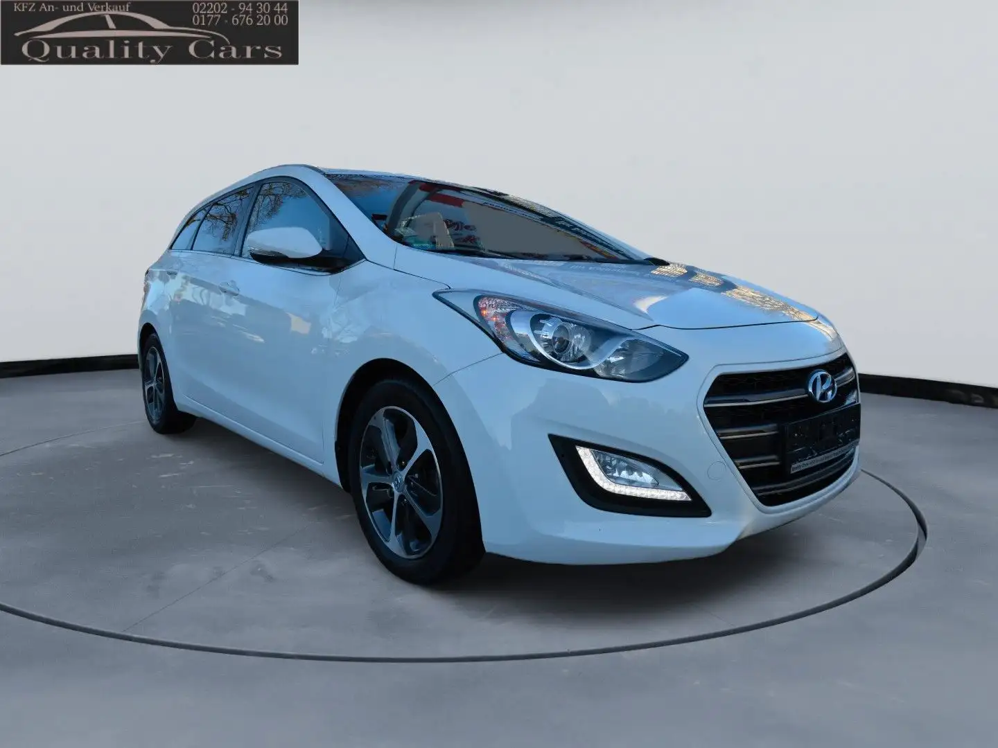Hyundai i30 cw blue Passion Weiß - 1