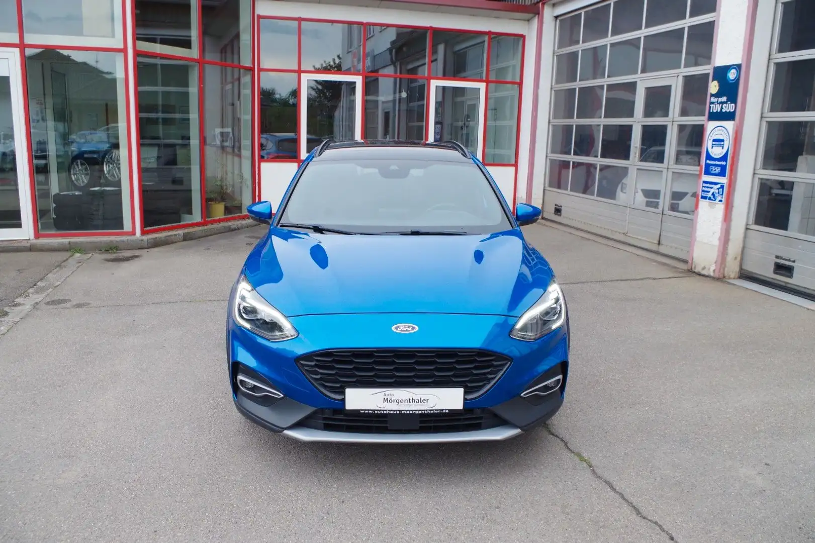 Ford Focus Turnier 1.5 EcoBoost Active X,LED,AHK,ACC Blauw - 2