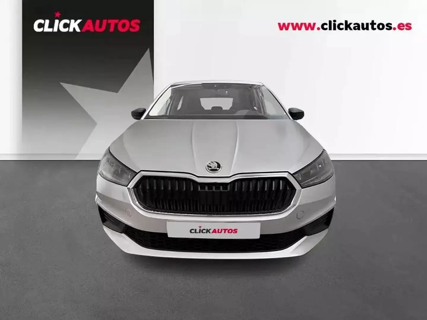 Skoda Fabia 1.0 MPI Essence 59kW Plateado - 2