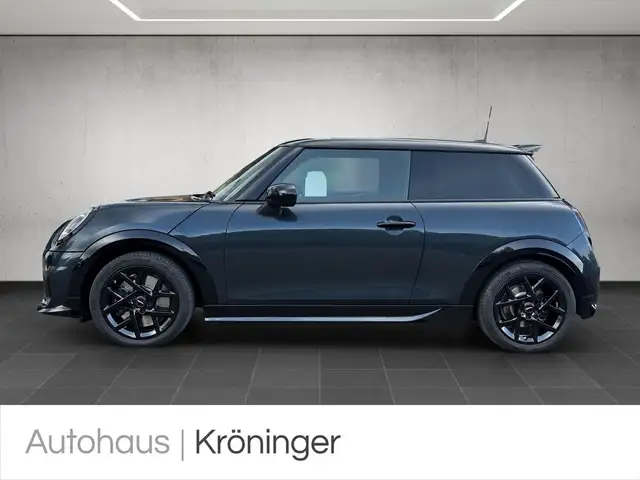 Mini Hatch view 3