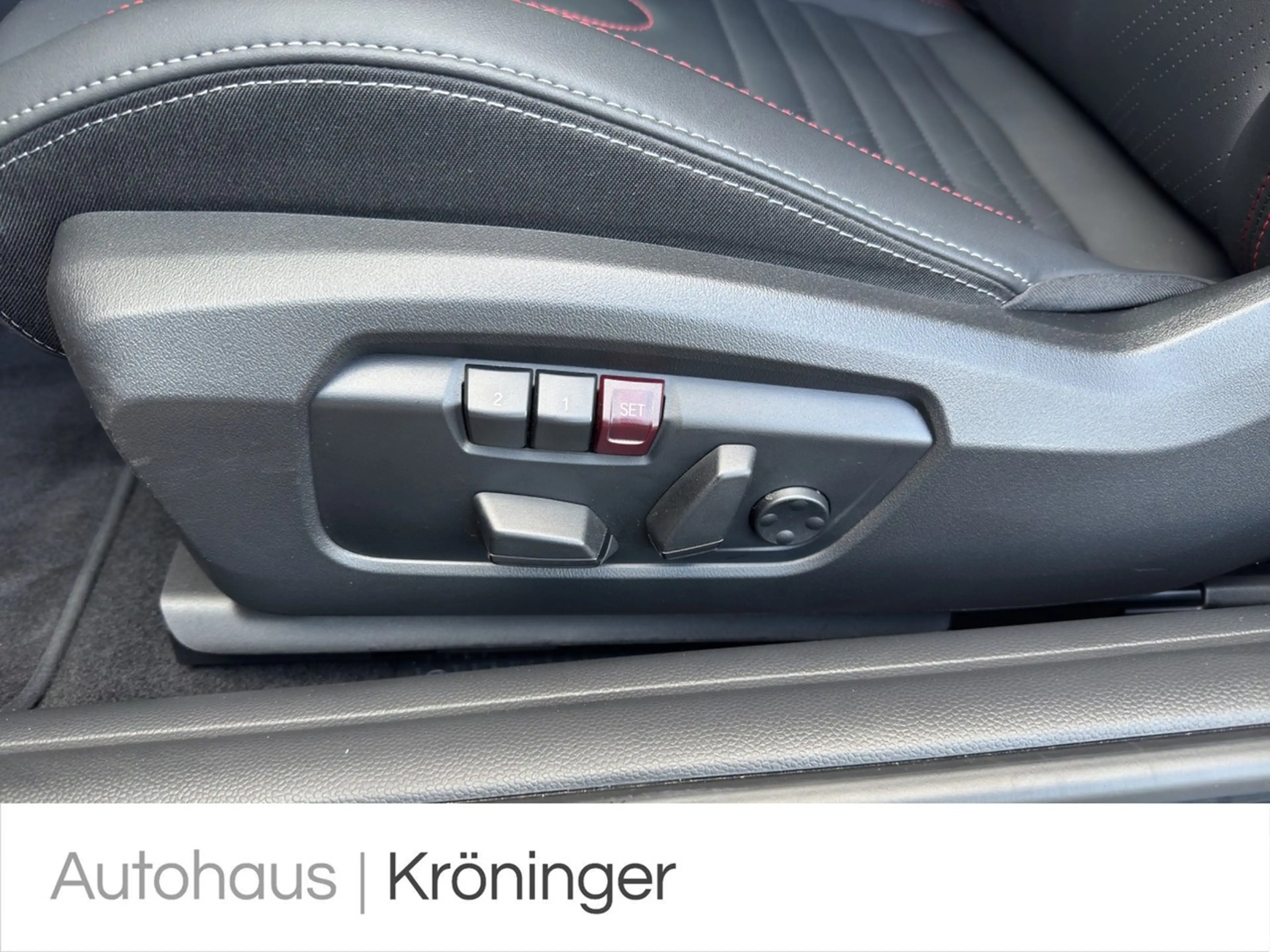 MINI Cooper S John Cooper Works Trim Pano HUD — photo 17