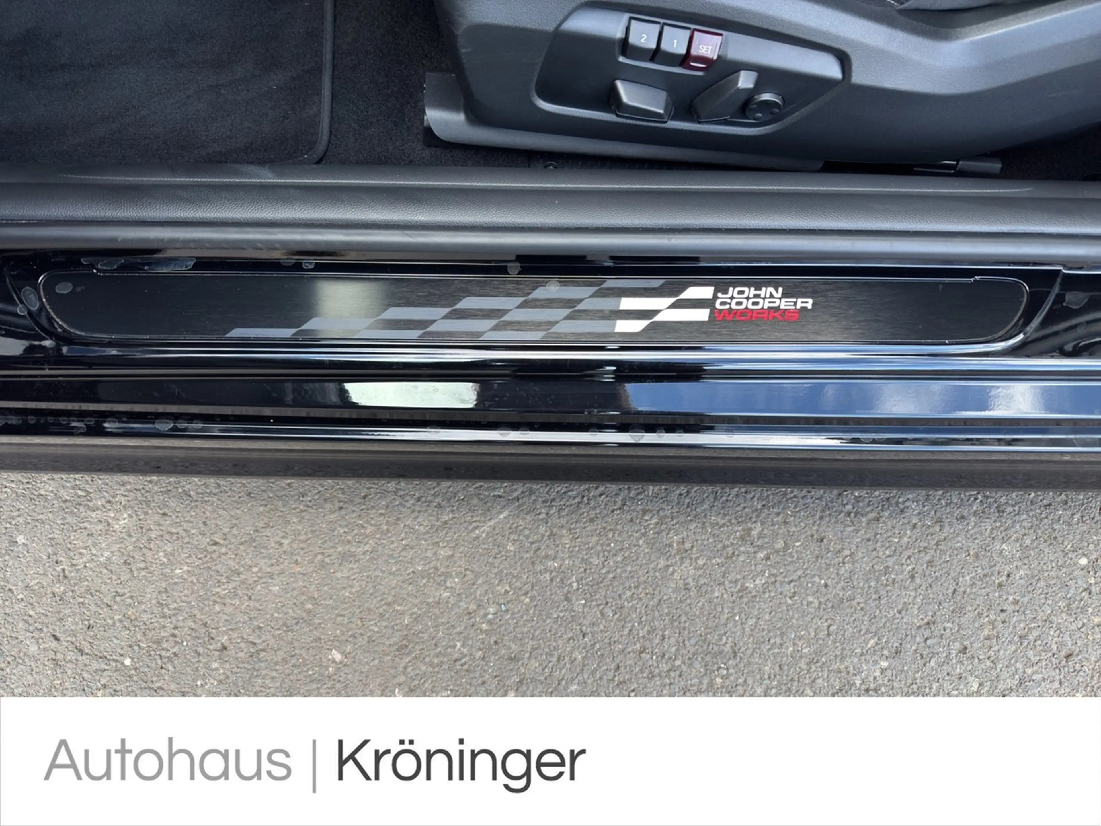 MINI Cooper S John Cooper Works Trim Pano HUD — photo 18
