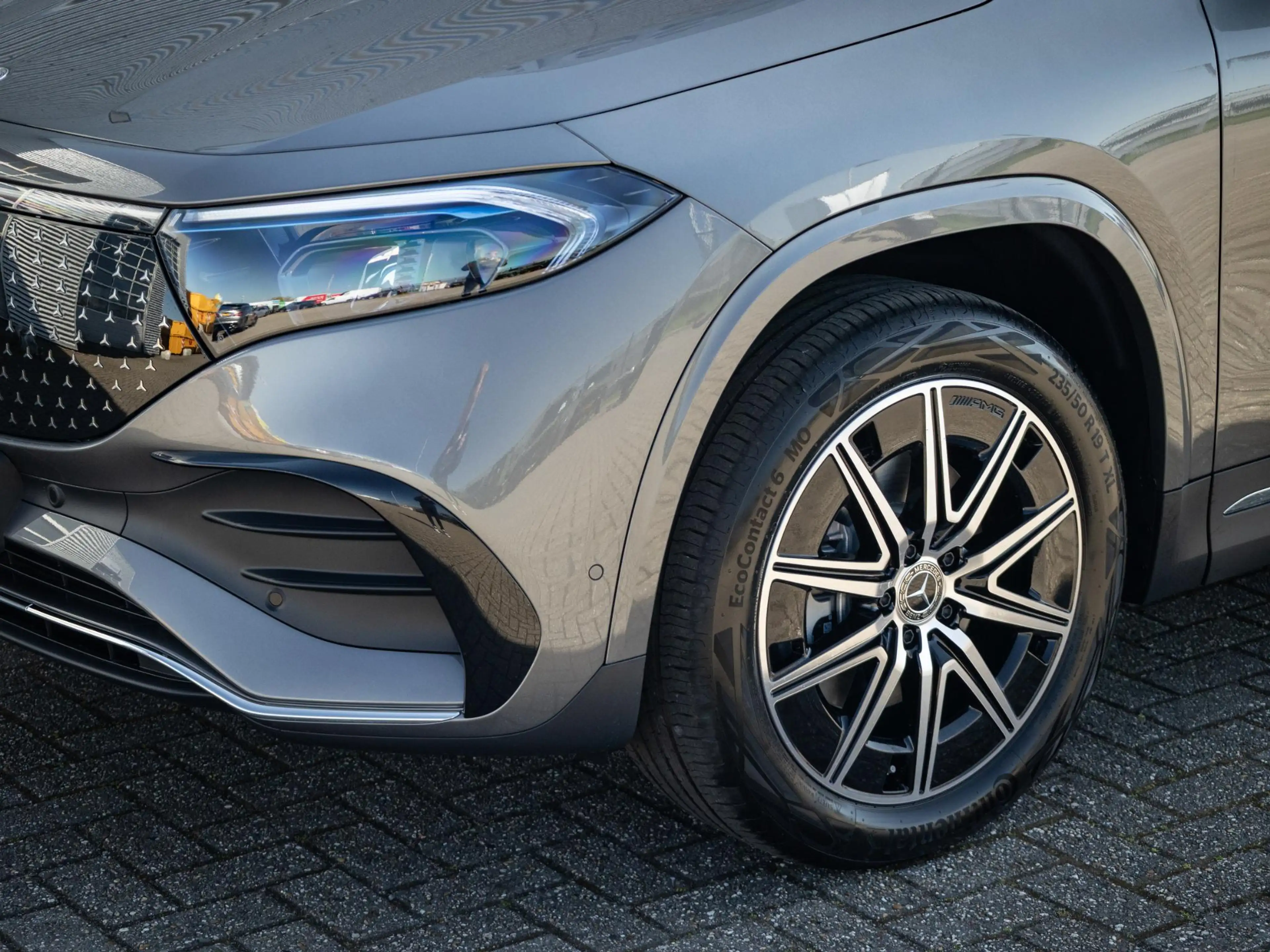 Mercedes-Benz EQA 250 250+ Business Solution AMG 71 kWh | Panorama dak | — photo 6
