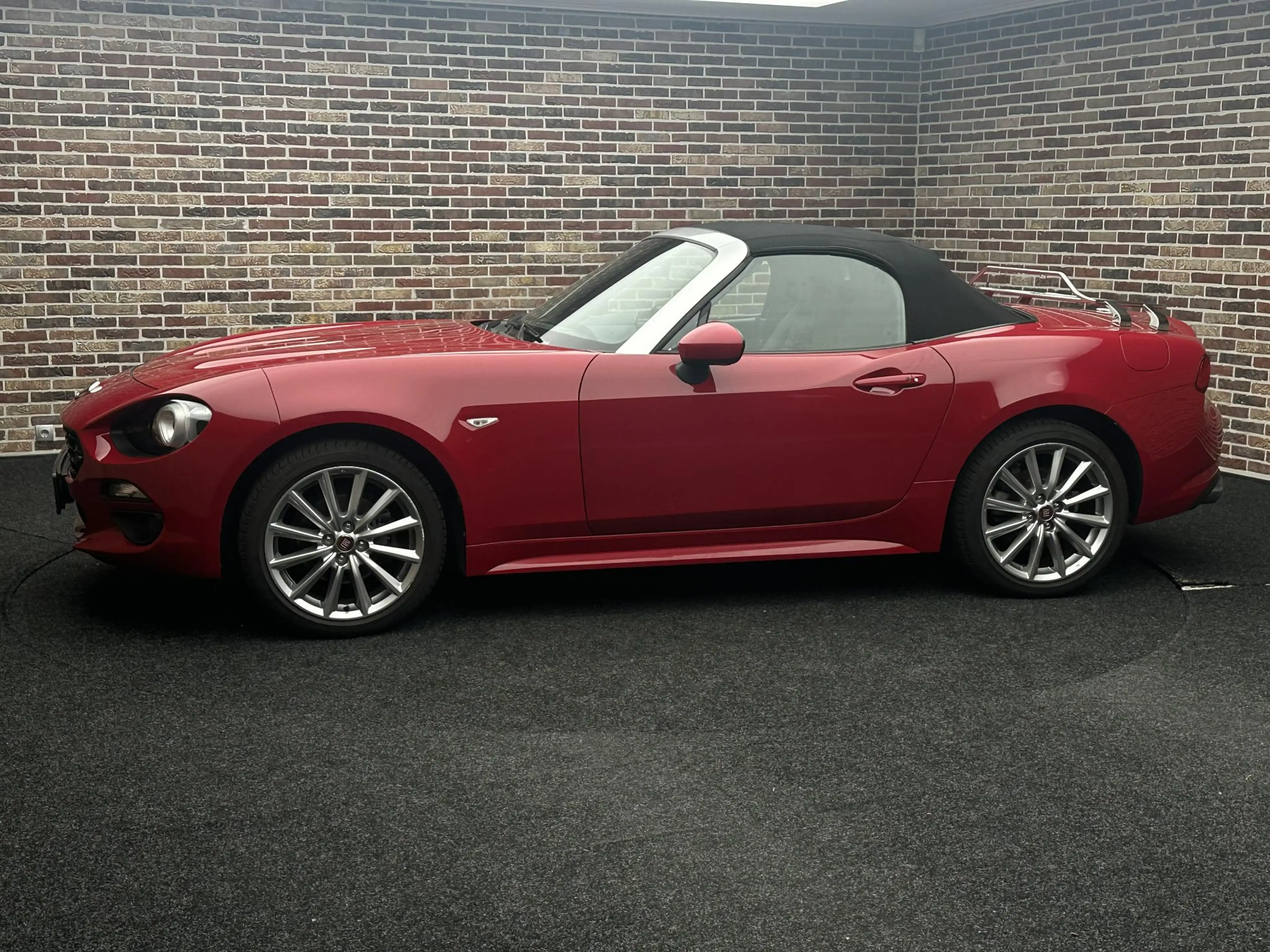 Fiat 124 Spider 1.4 MultiAir Turbo Lusso Cabrio| Camera — photo 6