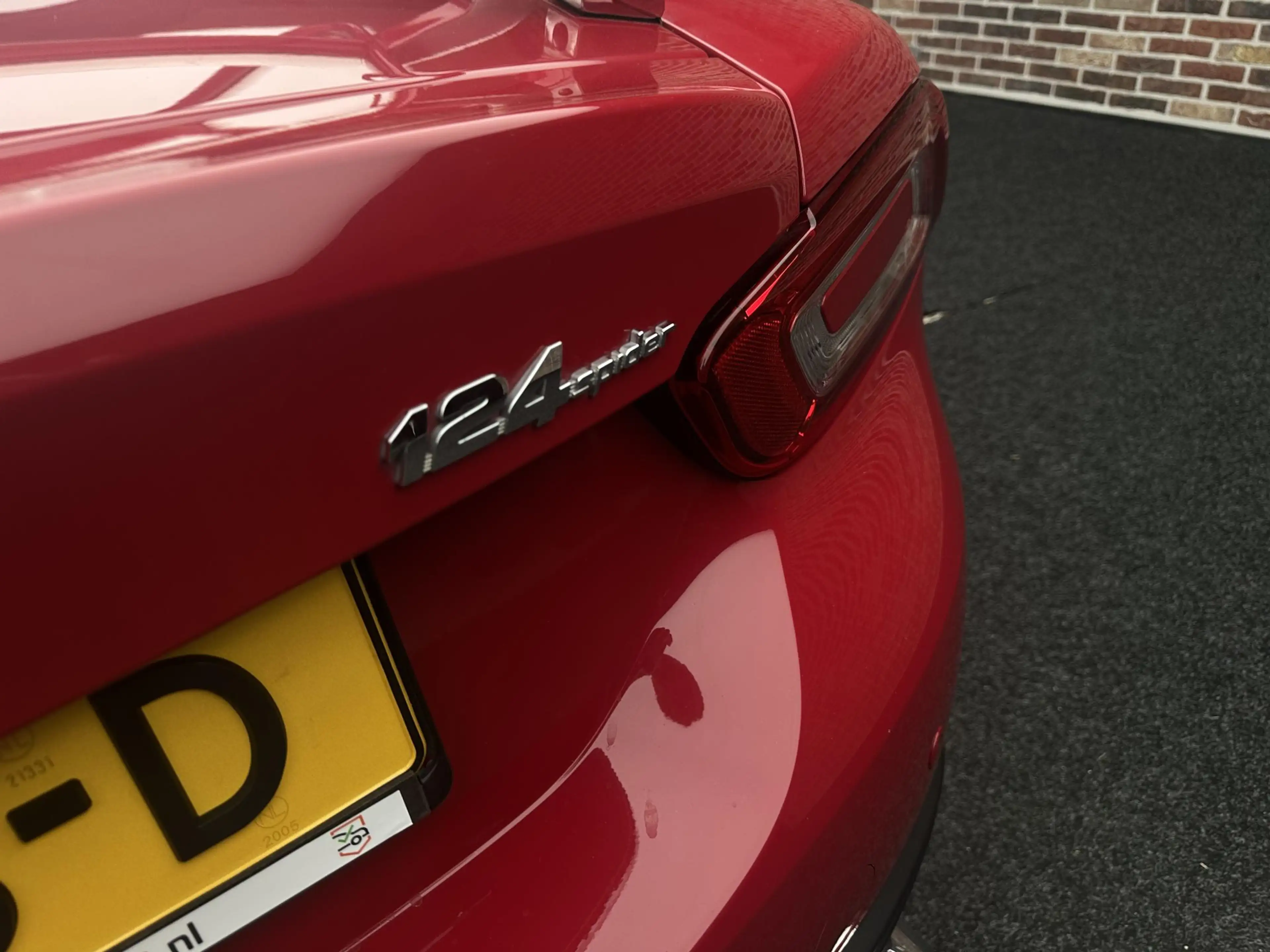 Fiat 124 Spider 1.4 MultiAir Turbo Lusso Cabrio| Camera — photo 31