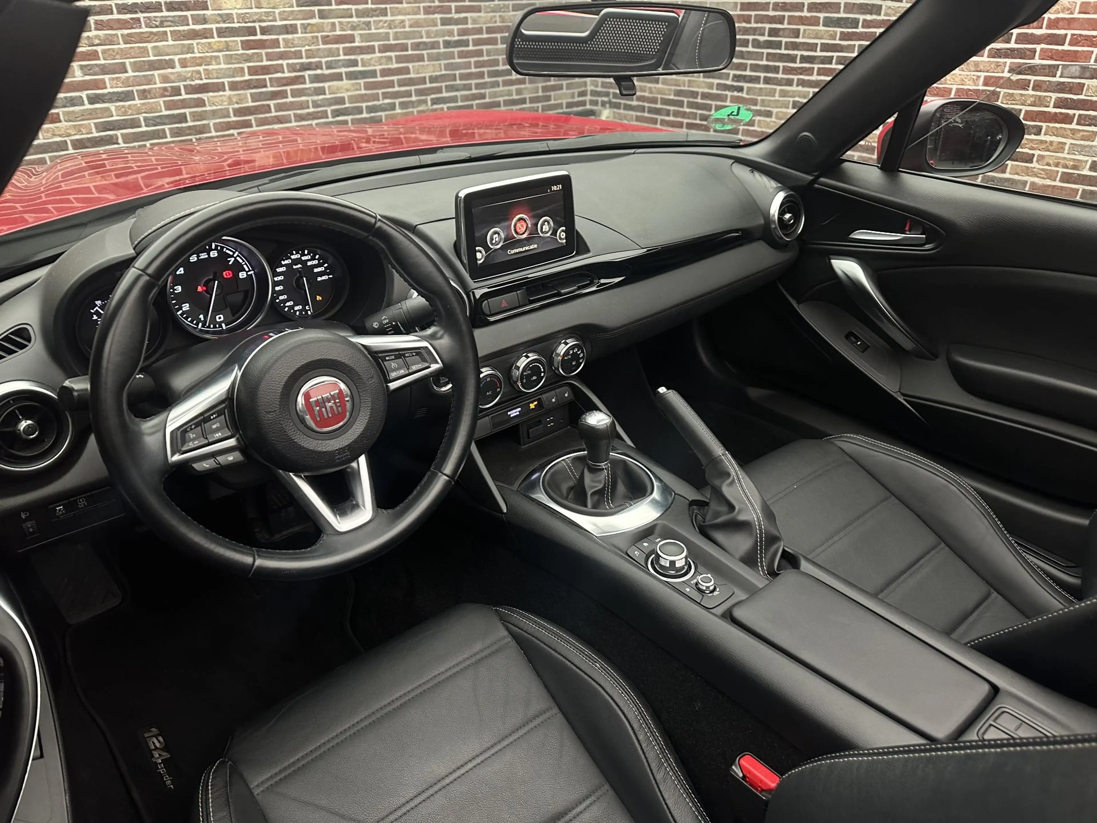 Fiat 124 Spider 1.4 MultiAir Turbo Lusso Cabrio| Camera — photo 3
