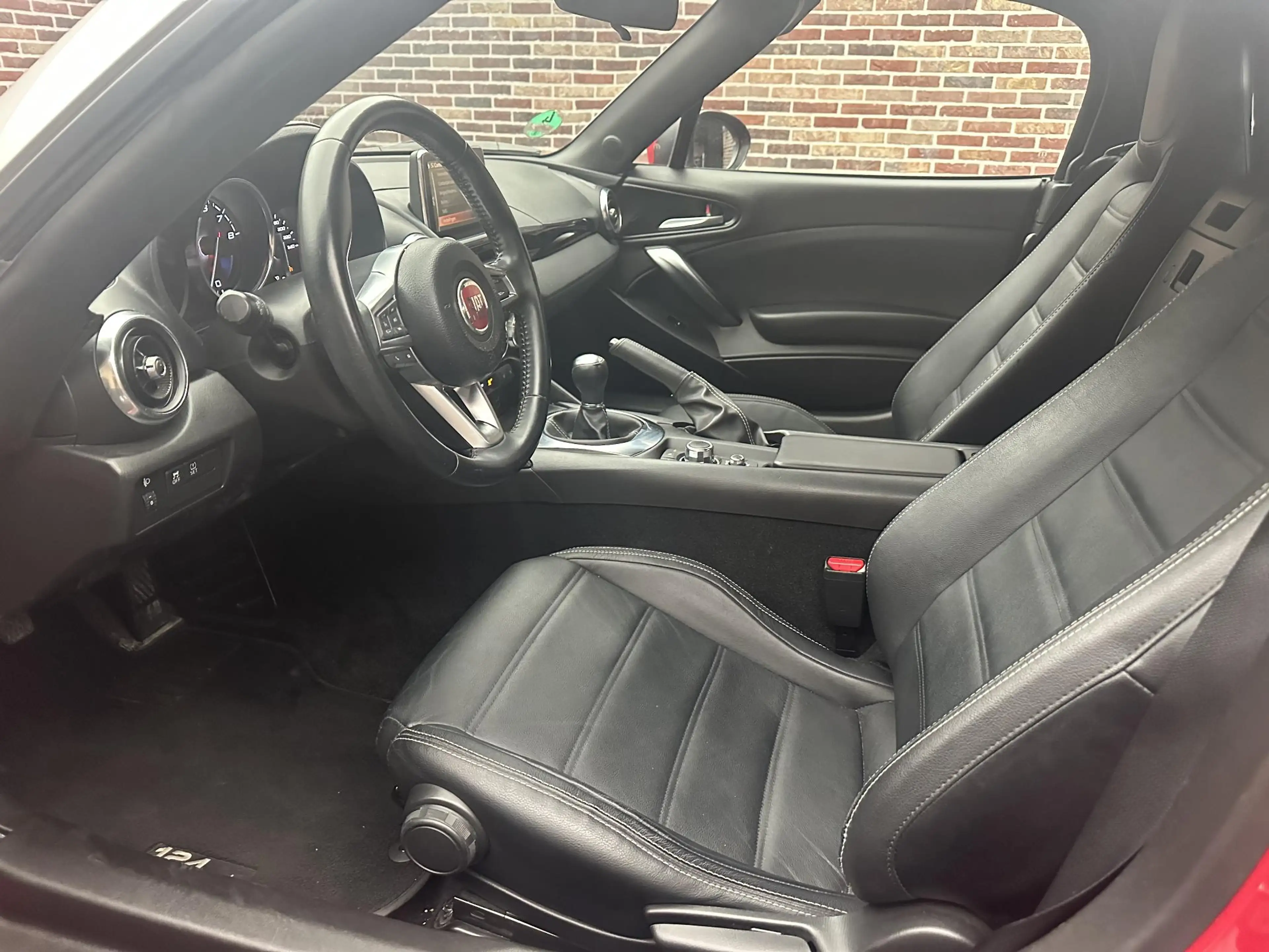Fiat 124 Spider 1.4 MultiAir Turbo Lusso Cabrio| Camera — photo 14