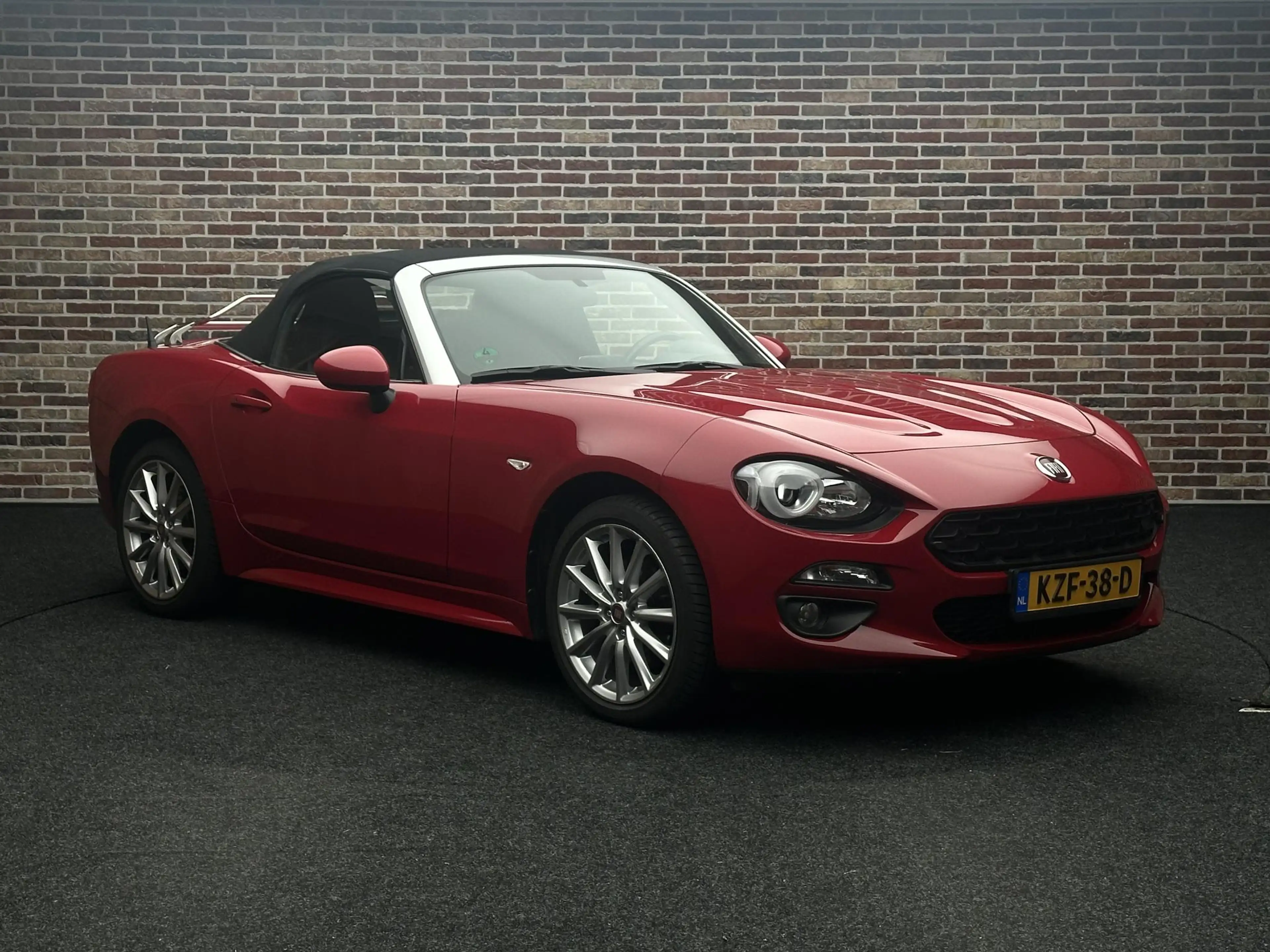 Fiat 124 Spider 1.4 MultiAir Turbo Lusso Cabrio| Camera — photo 20