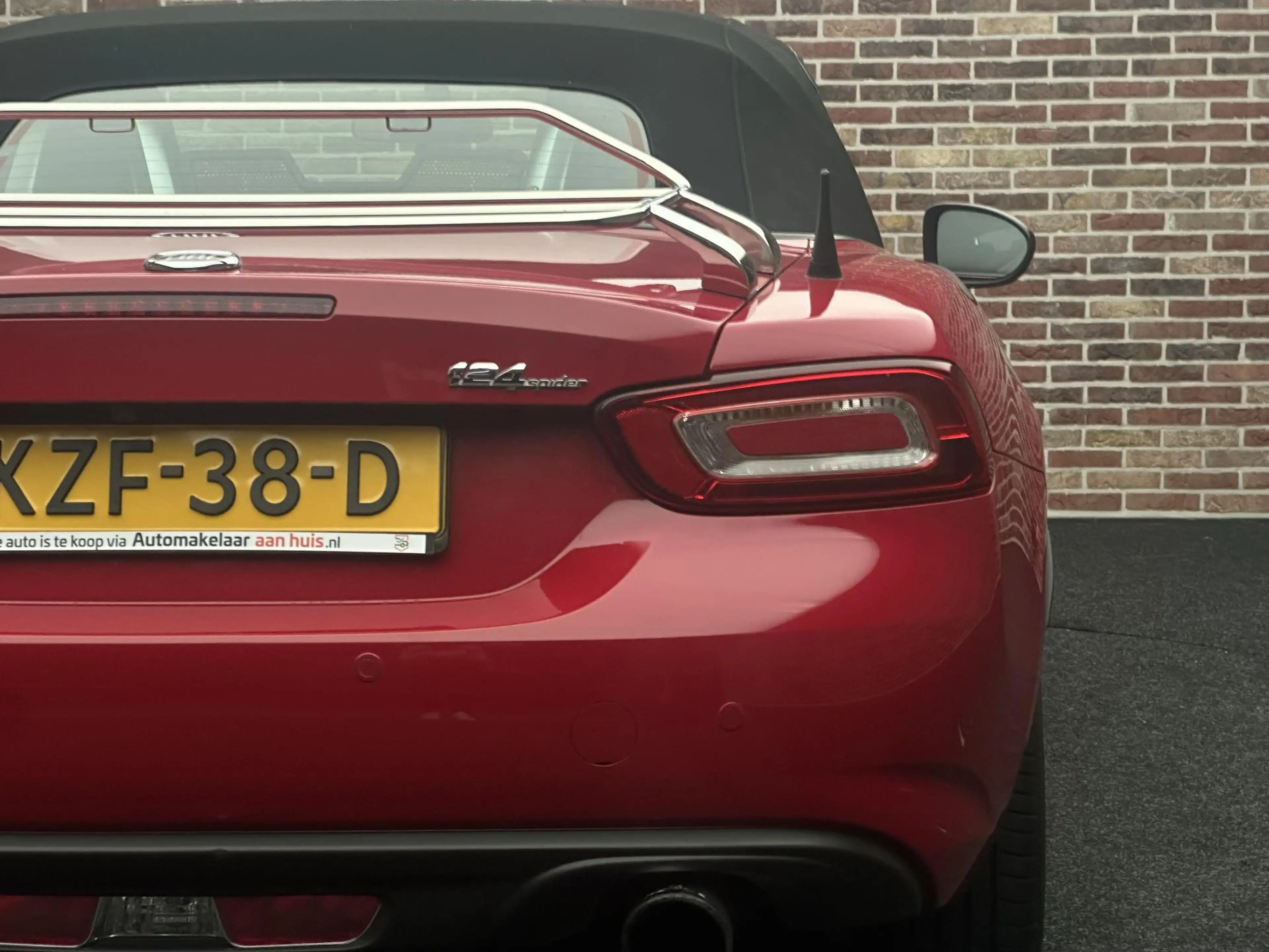 Fiat 124 Spider 1.4 MultiAir Turbo Lusso Cabrio| Camera — photo 29