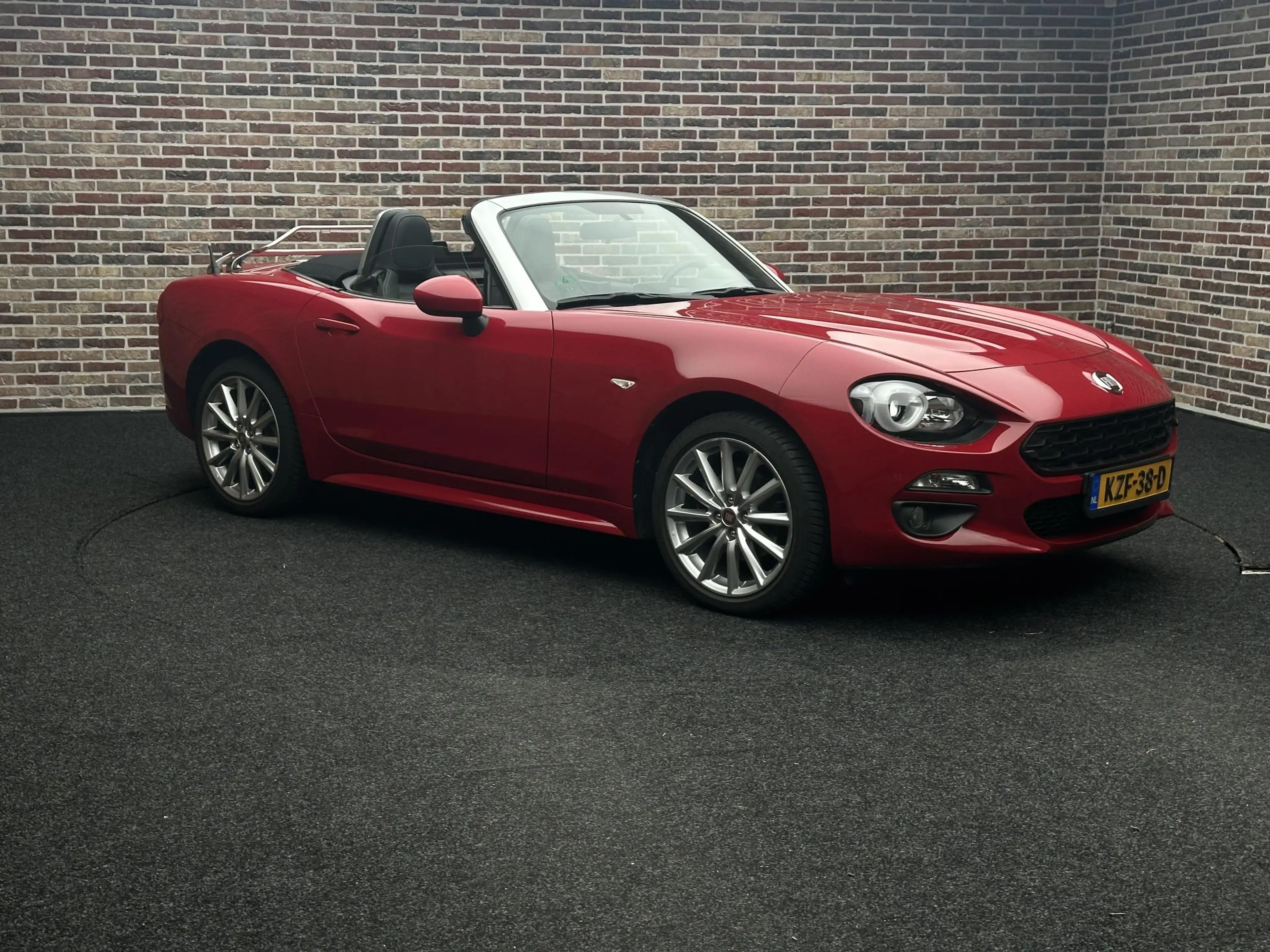 Fiat 124 Spider 1.4 MultiAir Turbo Lusso Cabrio| Camera — photo 24