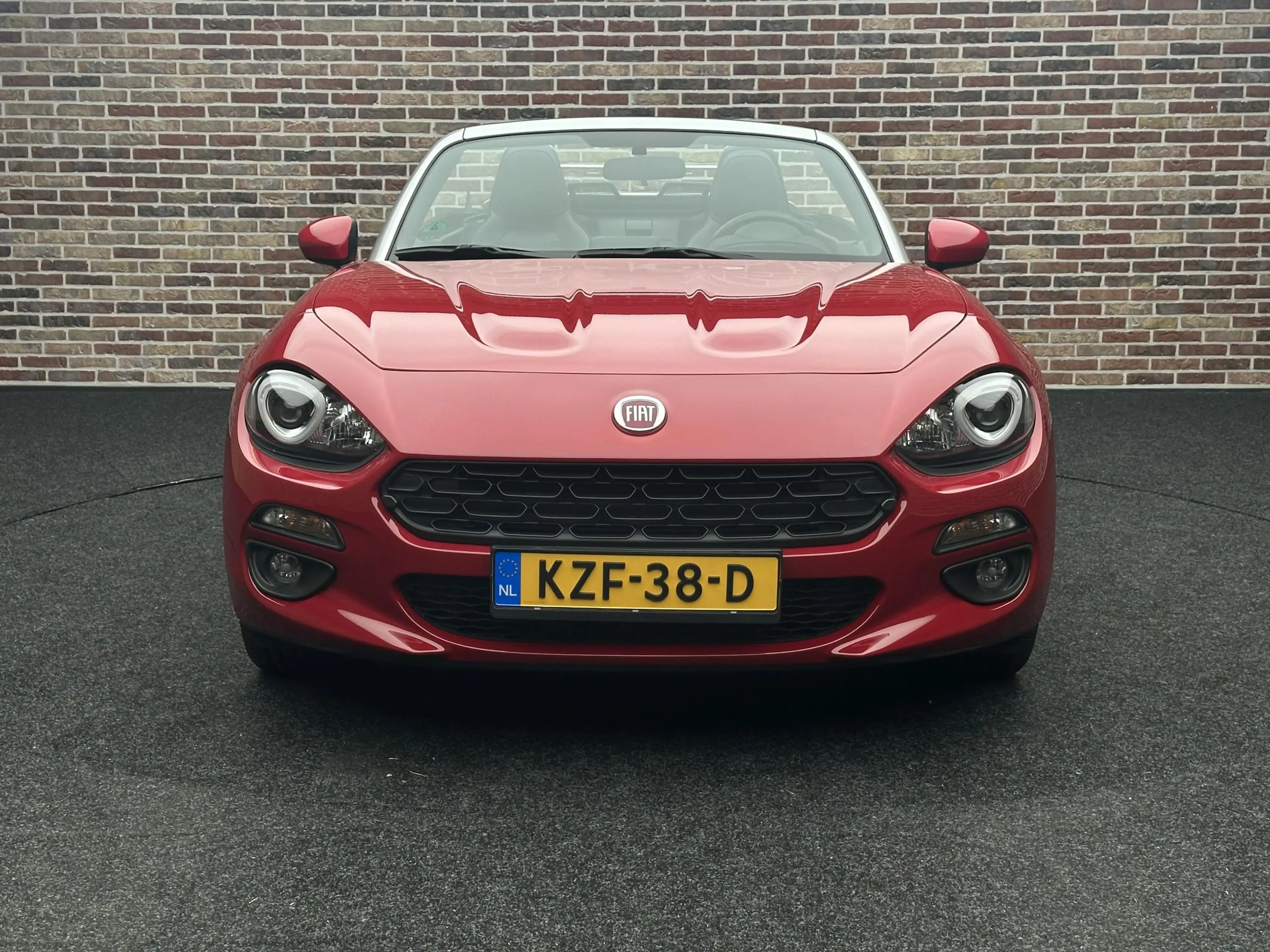 Fiat 124 Spider 1.4 MultiAir Turbo Lusso Cabrio| Camera — photo 5