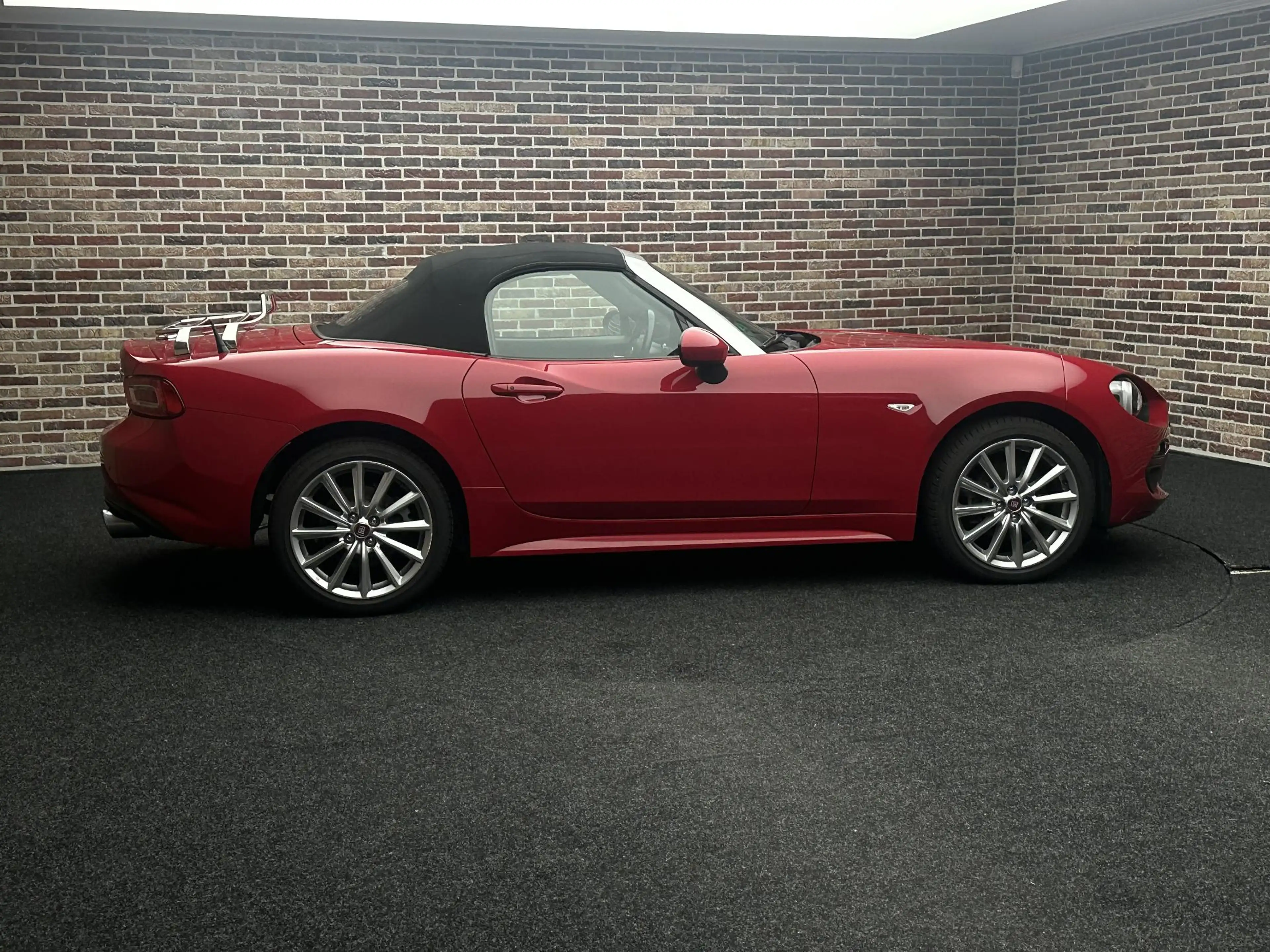 Fiat 124 Spider 1.4 MultiAir Turbo Lusso Cabrio| Camera — photo 4