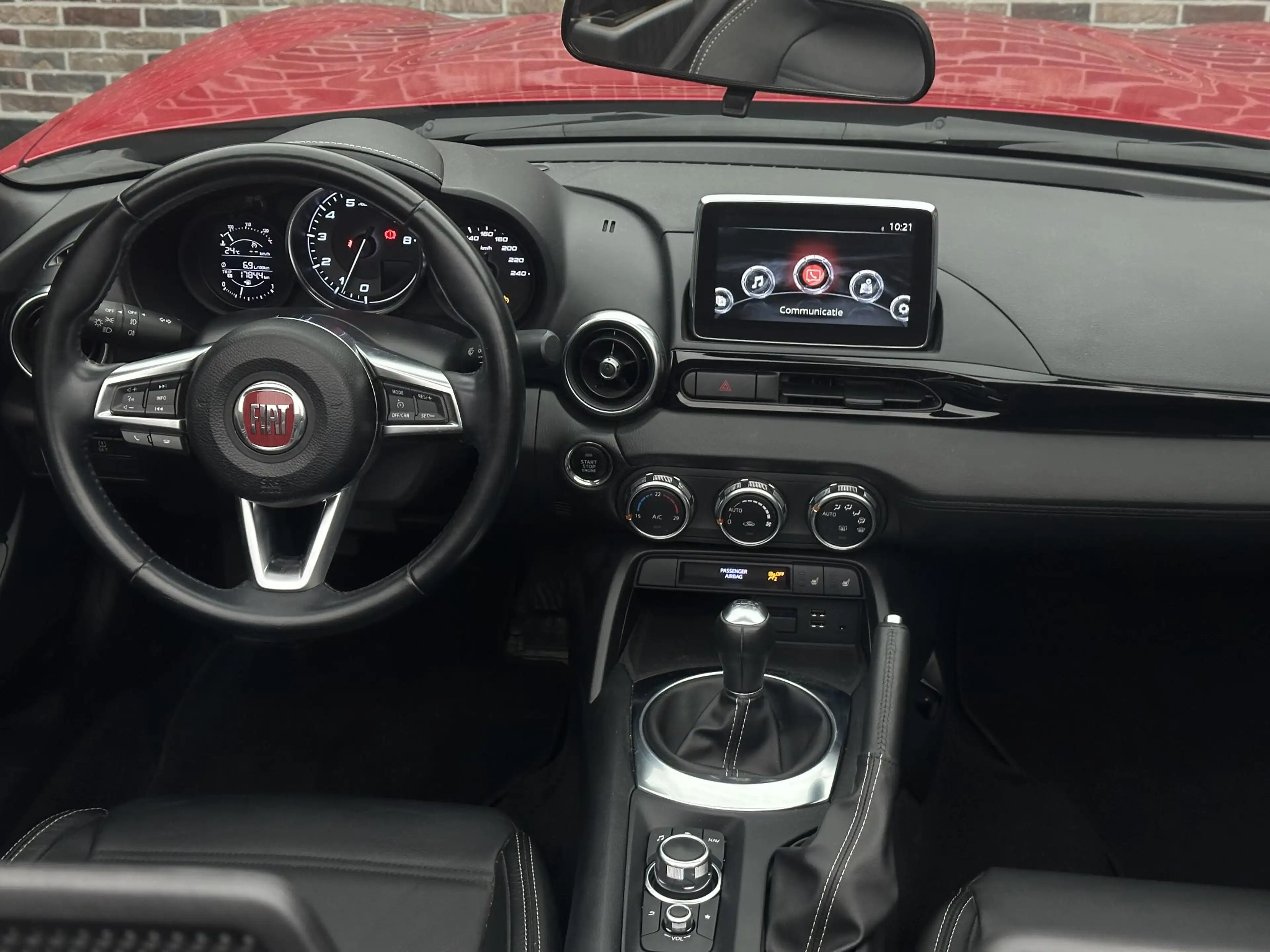 Fiat 124 Spider 1.4 MultiAir Turbo Lusso Cabrio| Camera — photo 9