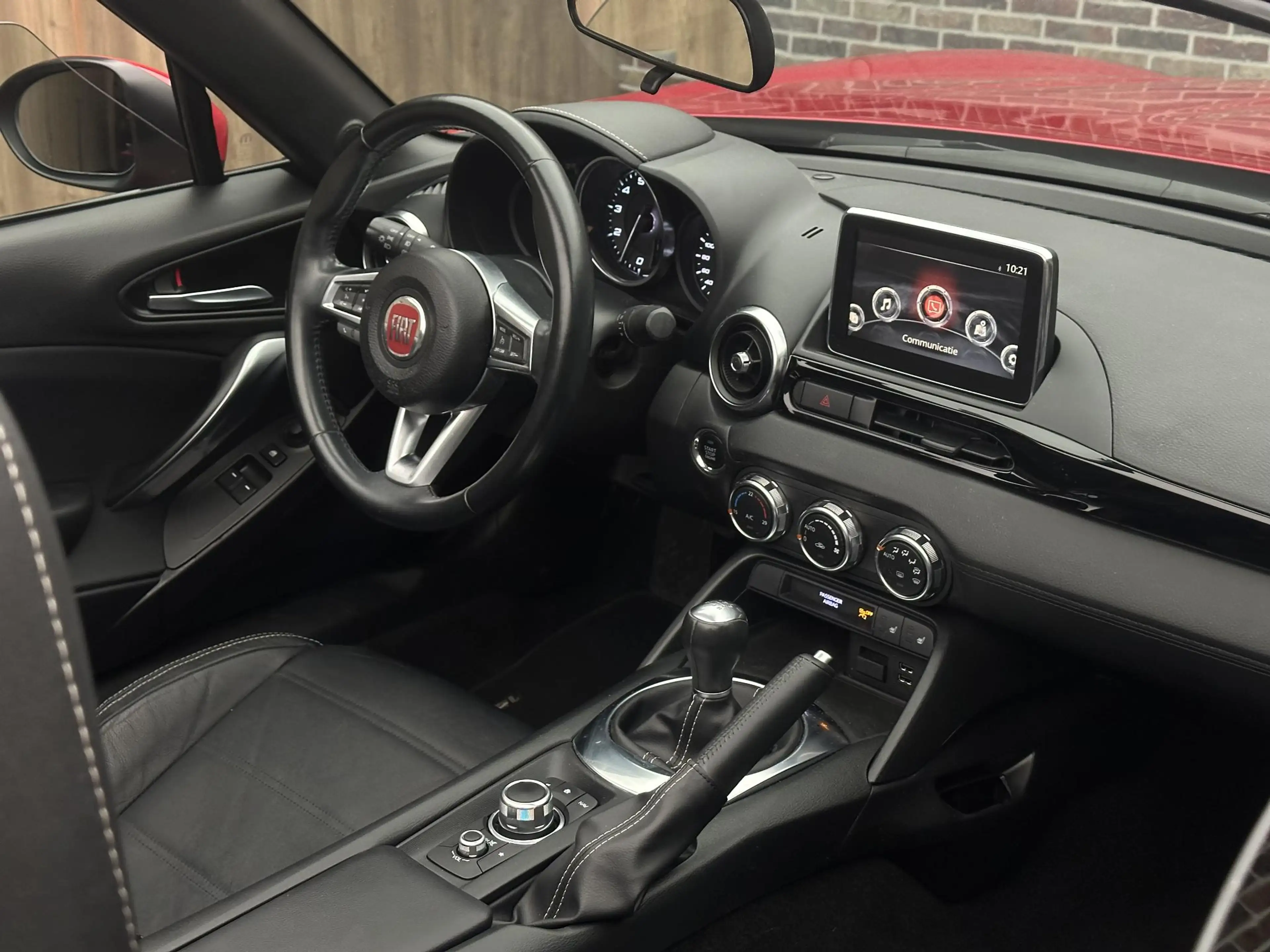 Fiat 124 Spider 1.4 MultiAir Turbo Lusso Cabrio| Camera — photo 28