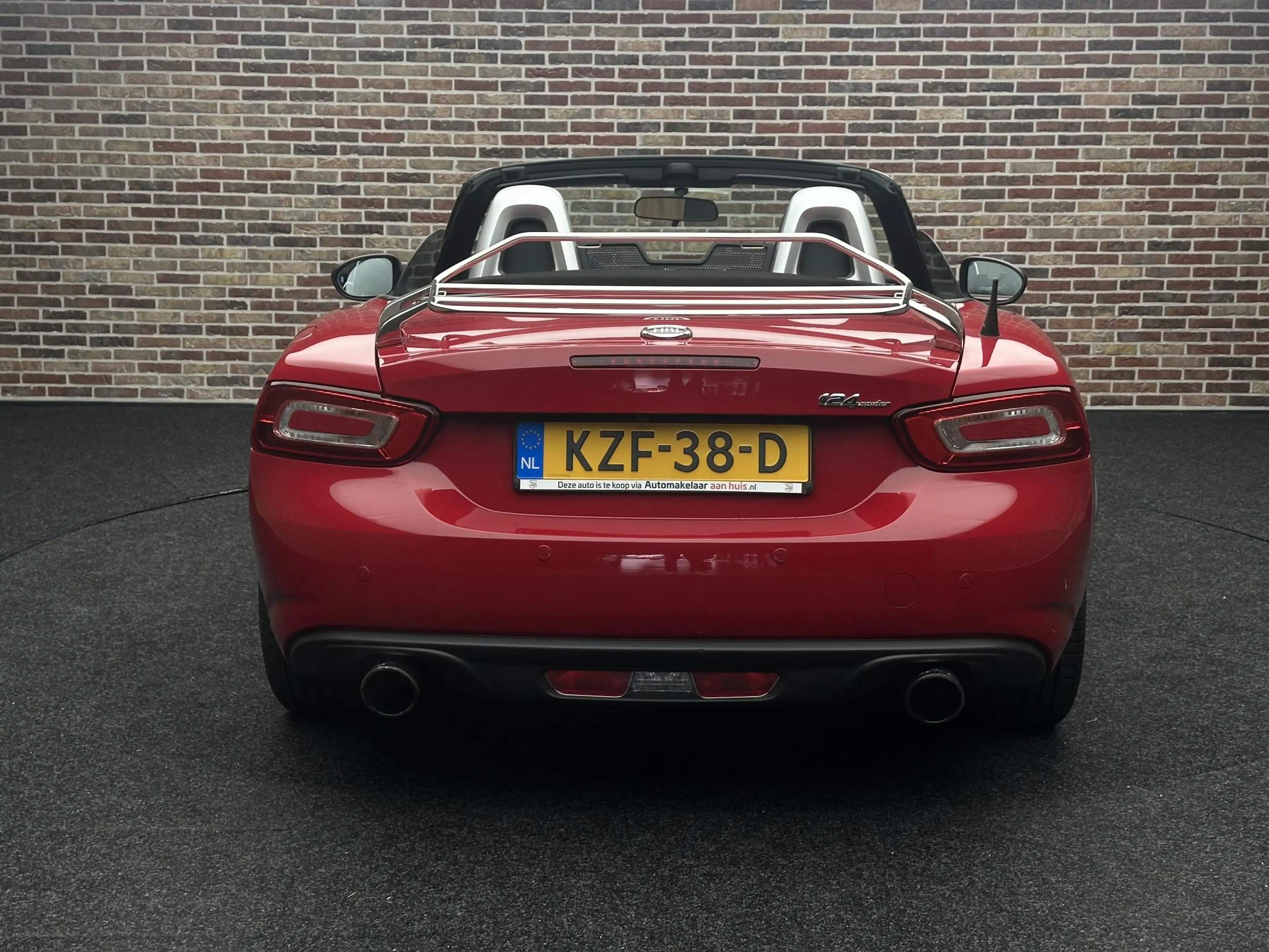 Fiat 124 Spider 1.4 MultiAir Turbo Lusso Cabrio| Camera — photo 7
