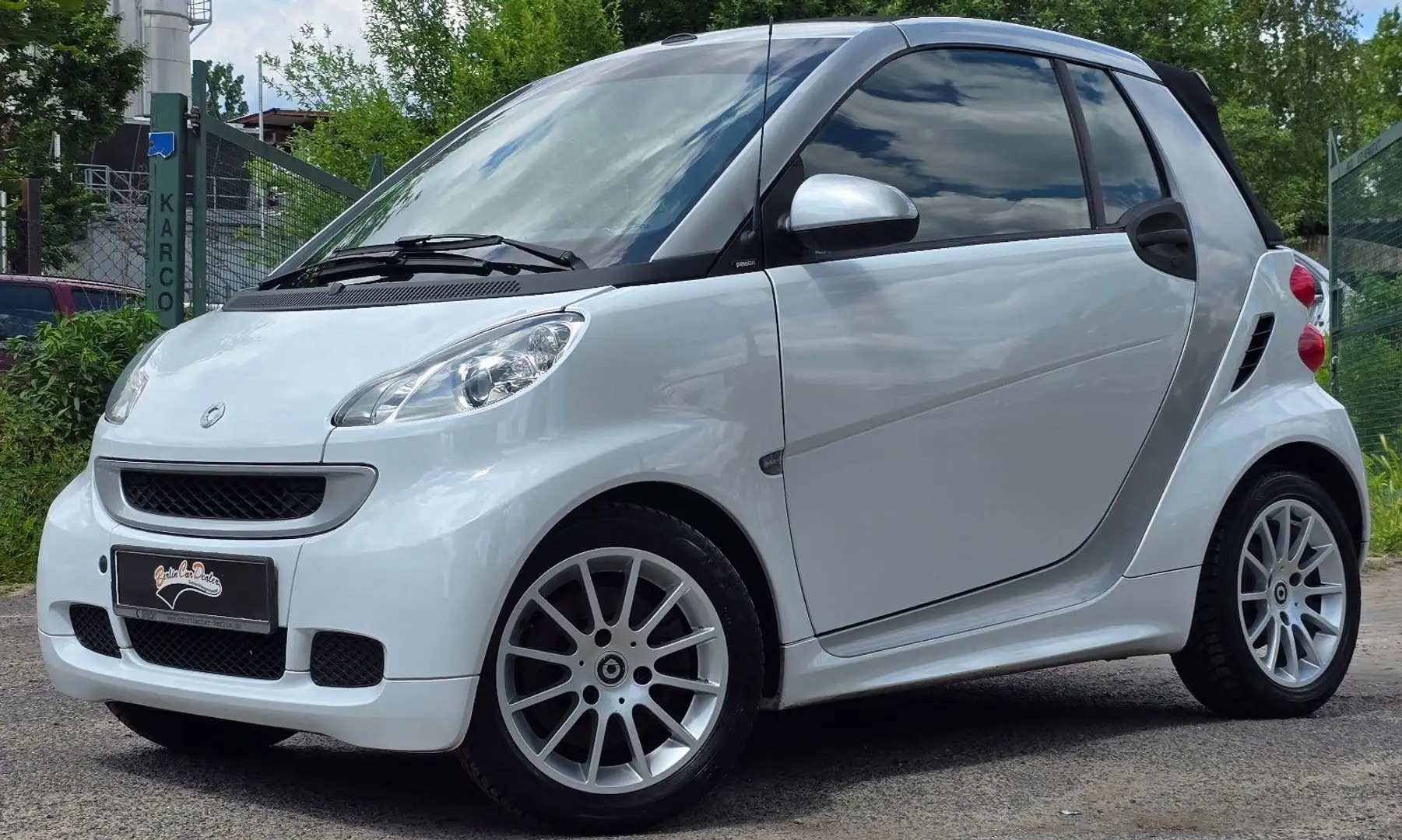 smart forTwo *CABRIO*TÜV NEU*SERVO*KLIMA*M+S*SITZHEIZ.* Stříbrná - 2