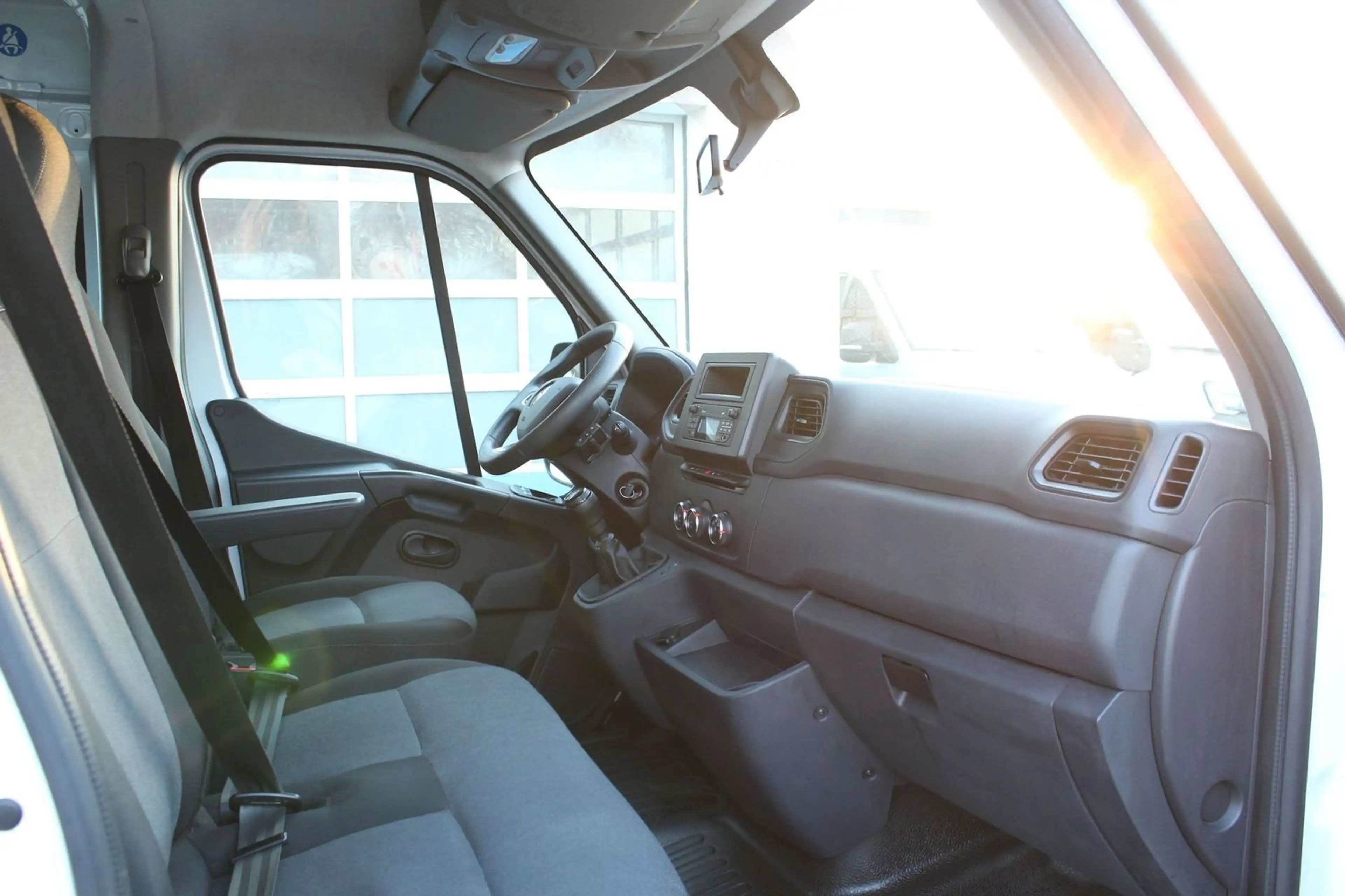 Renault Master L3H2 Doka 7 Sitze Bluetooth AHK — photo 11