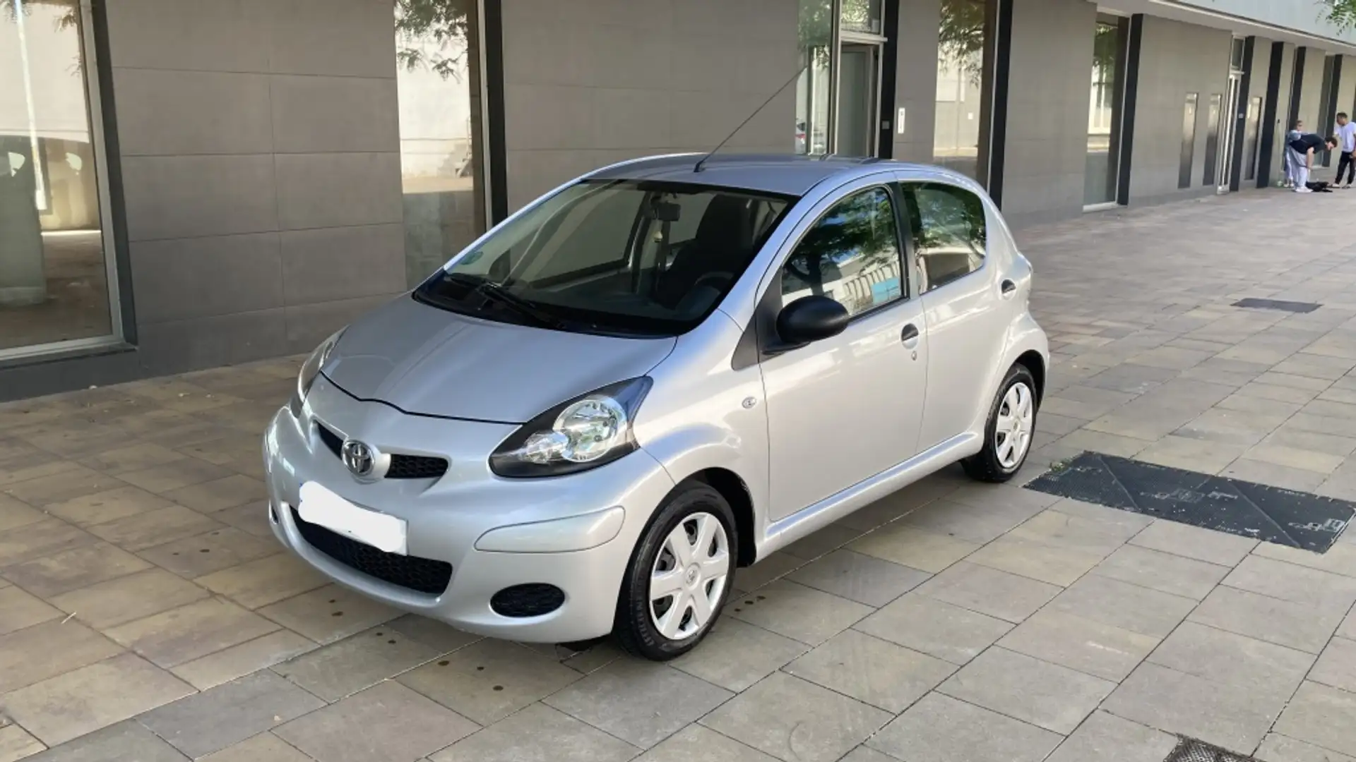 Toyota Aygo 1.0 VVT-i Blue Plateado - 1
