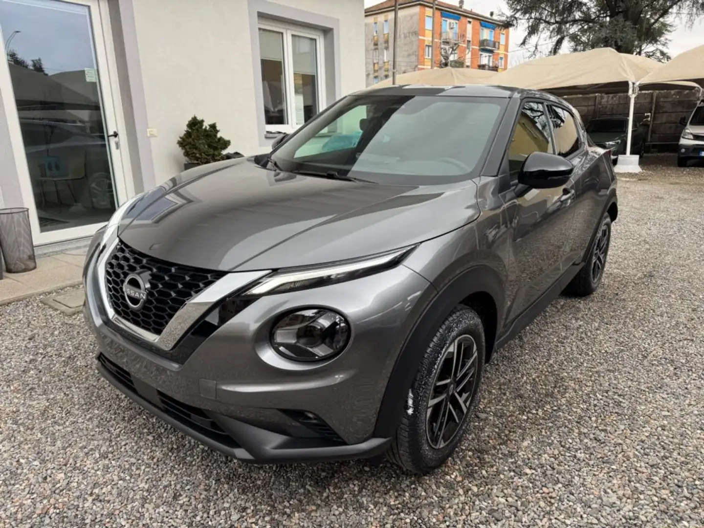 Nissan Juke 1.0 DIG-T 114 CV DCT N-Connecta Grau - 1