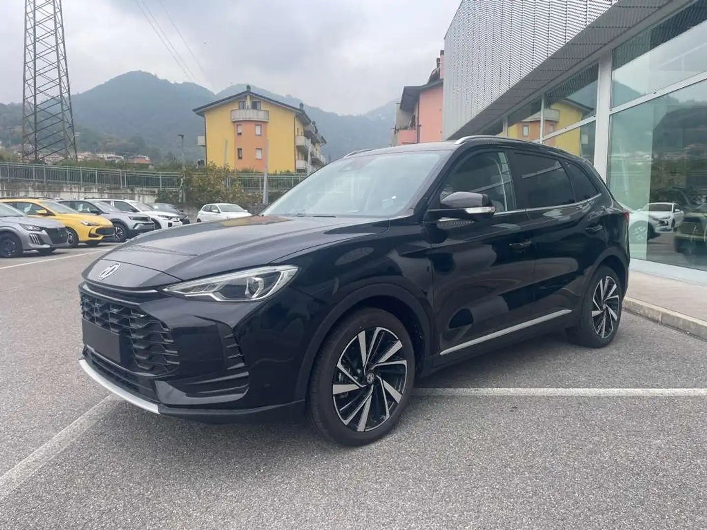 MG ZS 1.5 Hybrid Plus Luxury Zwart - 1