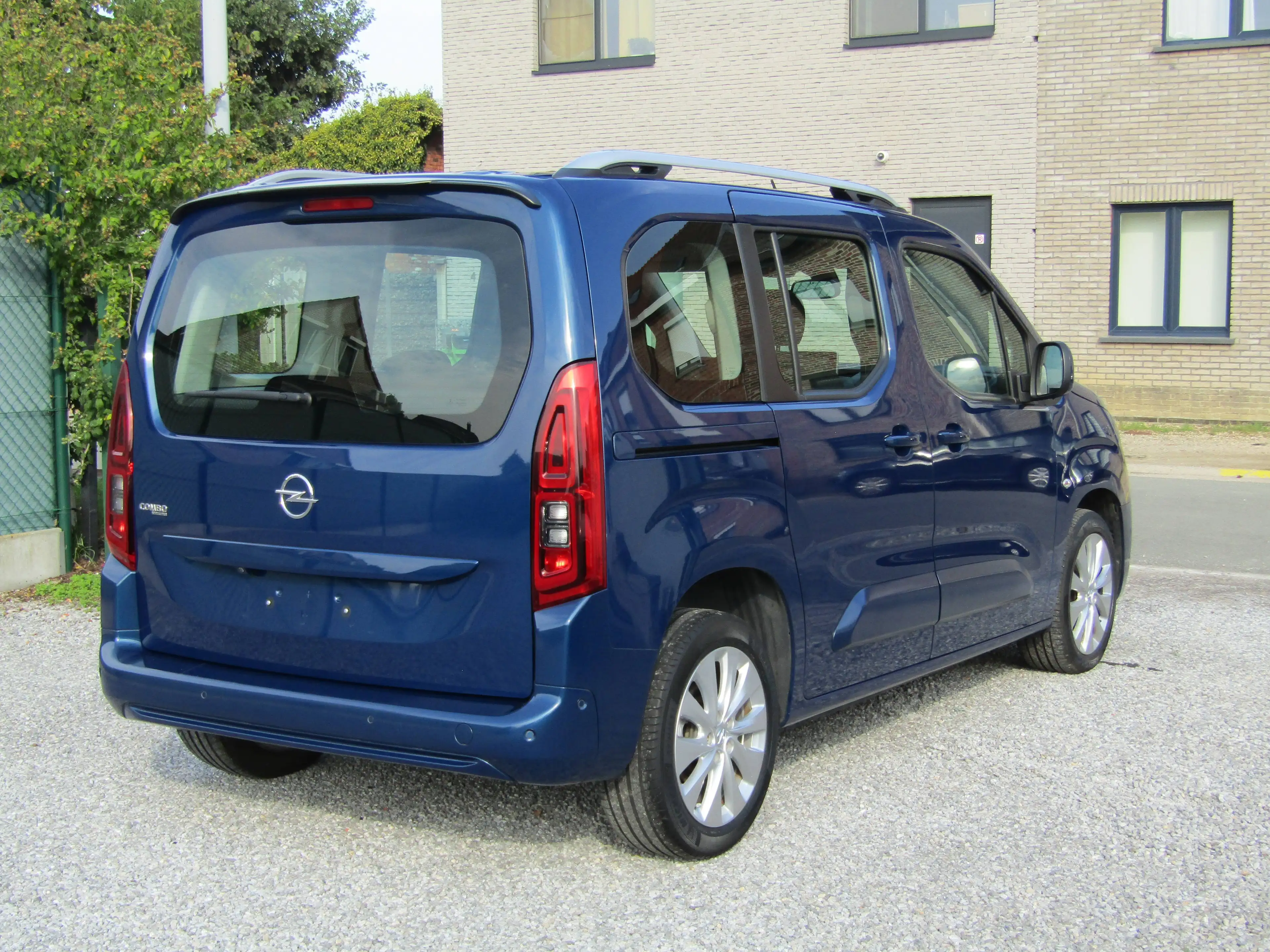 Opel Combo Life Combo Life 1.2 T L1H1 Edition S/S (EU6.3) — photo 3