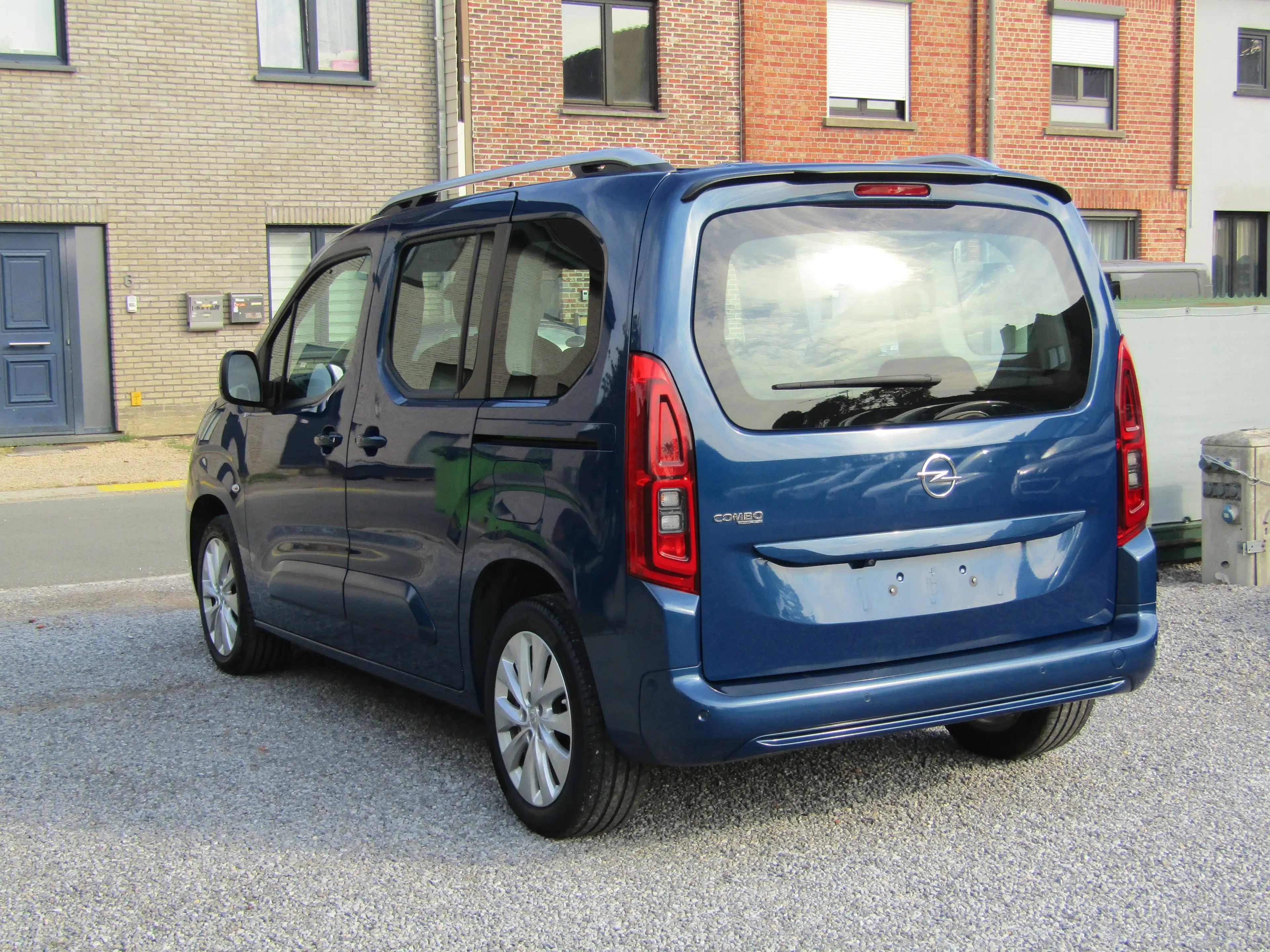Opel Combo Life Combo Life 1.2 T L1H1 Edition S/S (EU6.3) — photo 4