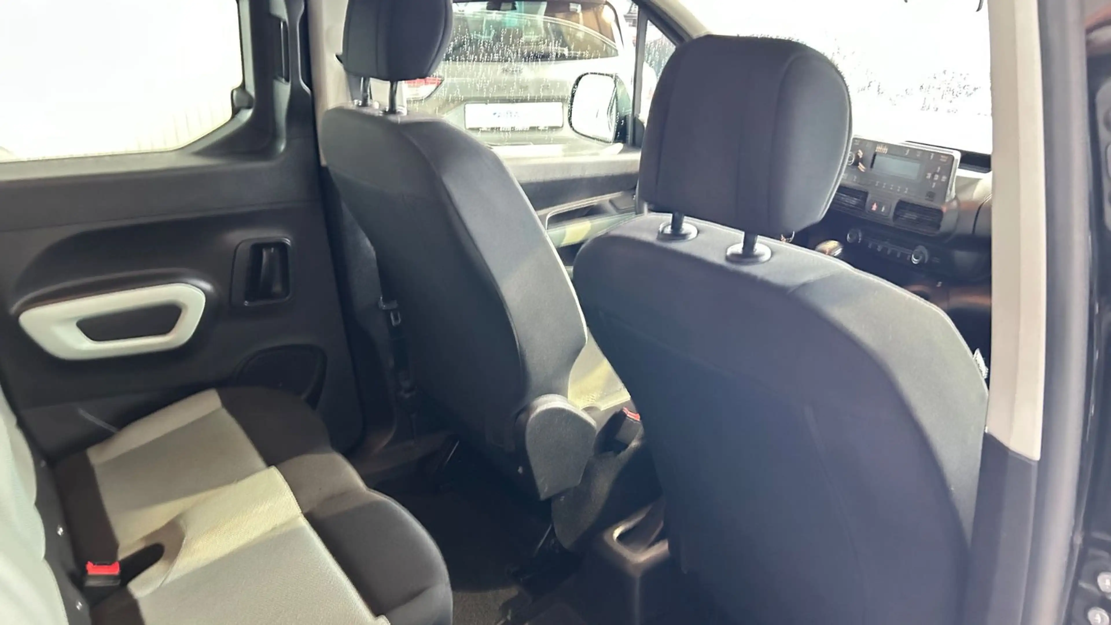 Citroen Berlingo XL 1.2 THP — photo 6
