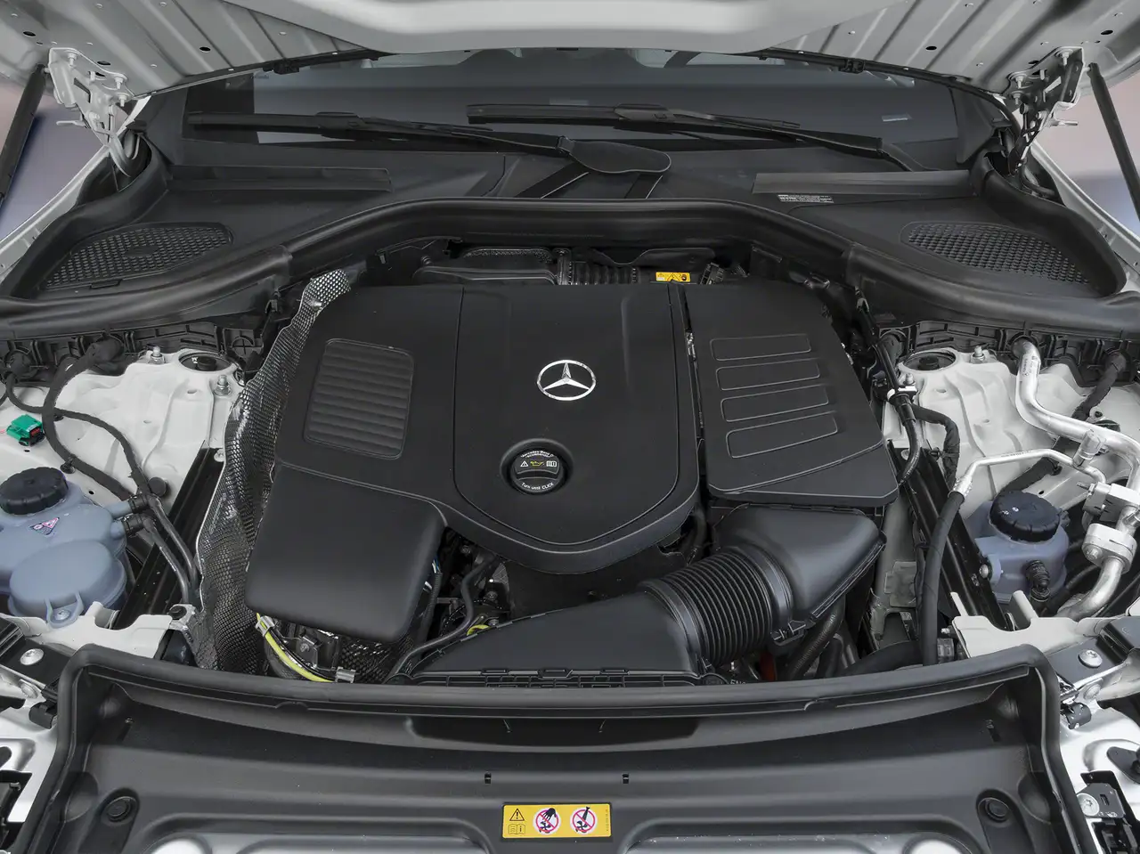Mercedes-Benz GLC снимка Mercedes-Benz GLC