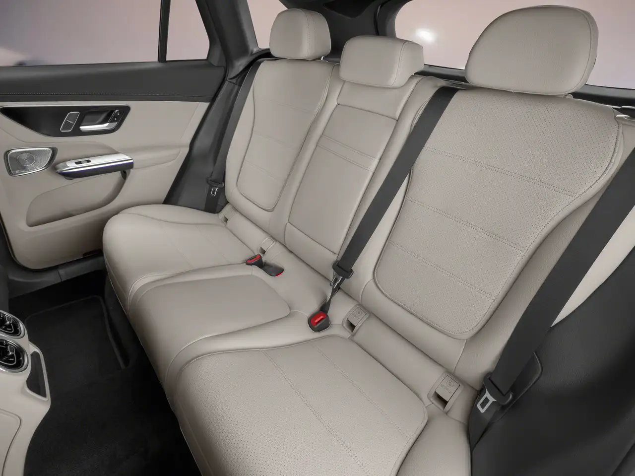 Mercedes-Benz GLC снимка Mercedes-Benz GLC