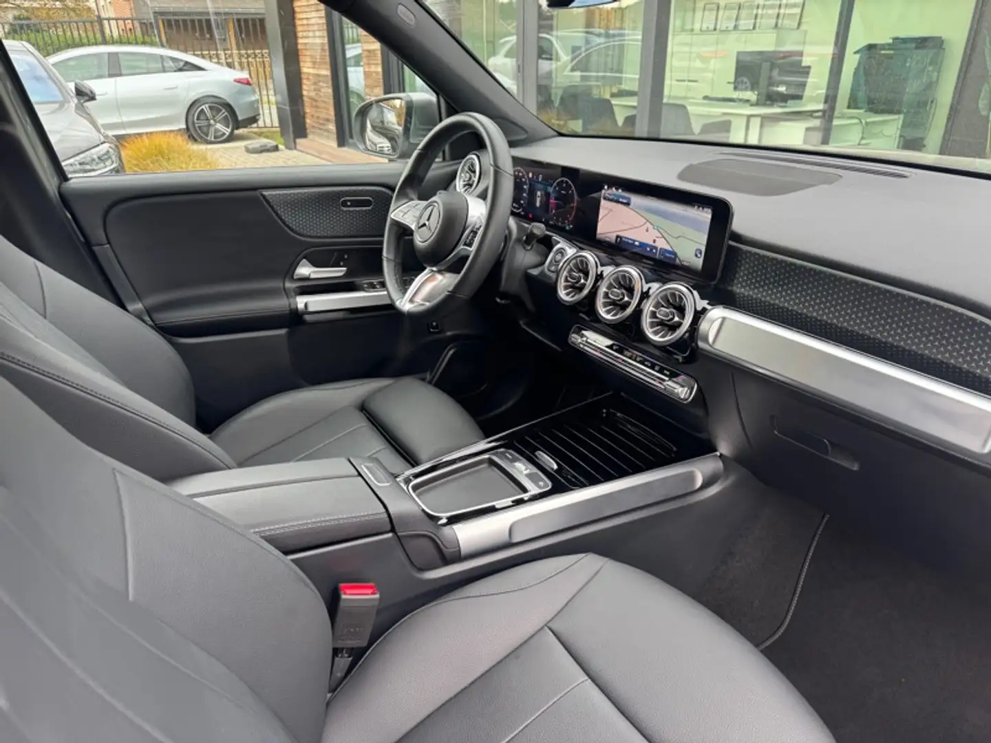 Mercedes-Benz GLB 180 d Luxury Line 7 Places Gris - 2