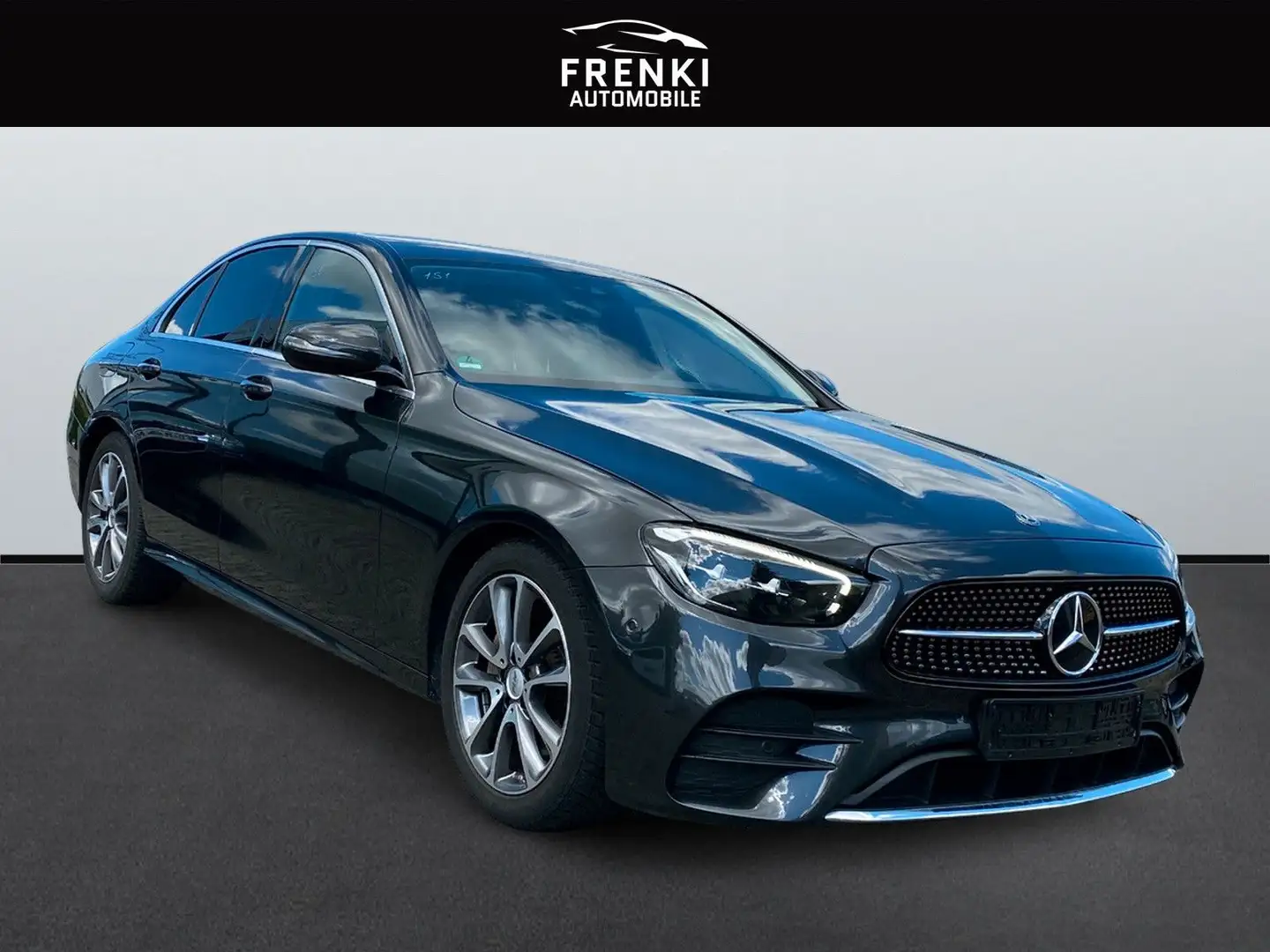 Mercedes-Benz E 200 d E -Klasse Lim. AMG-Line Yeşil - 1