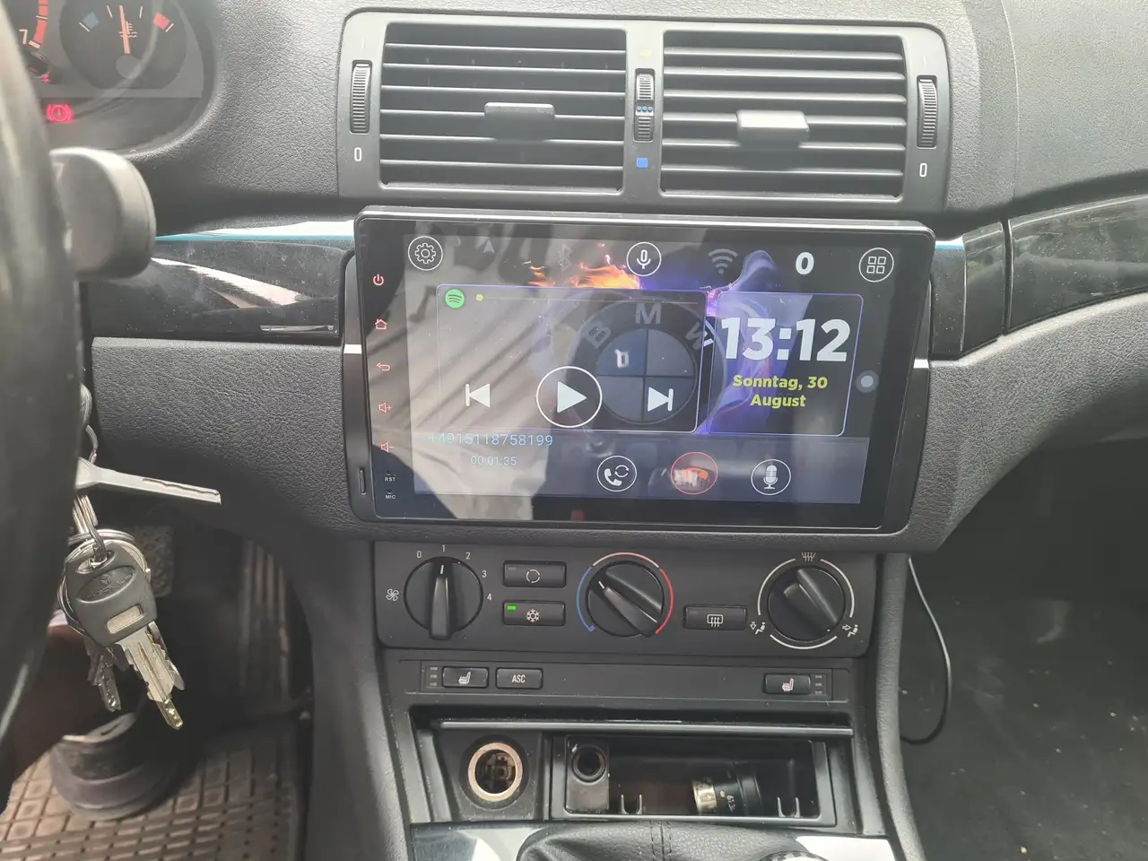 BMW 318i touring, foto 11