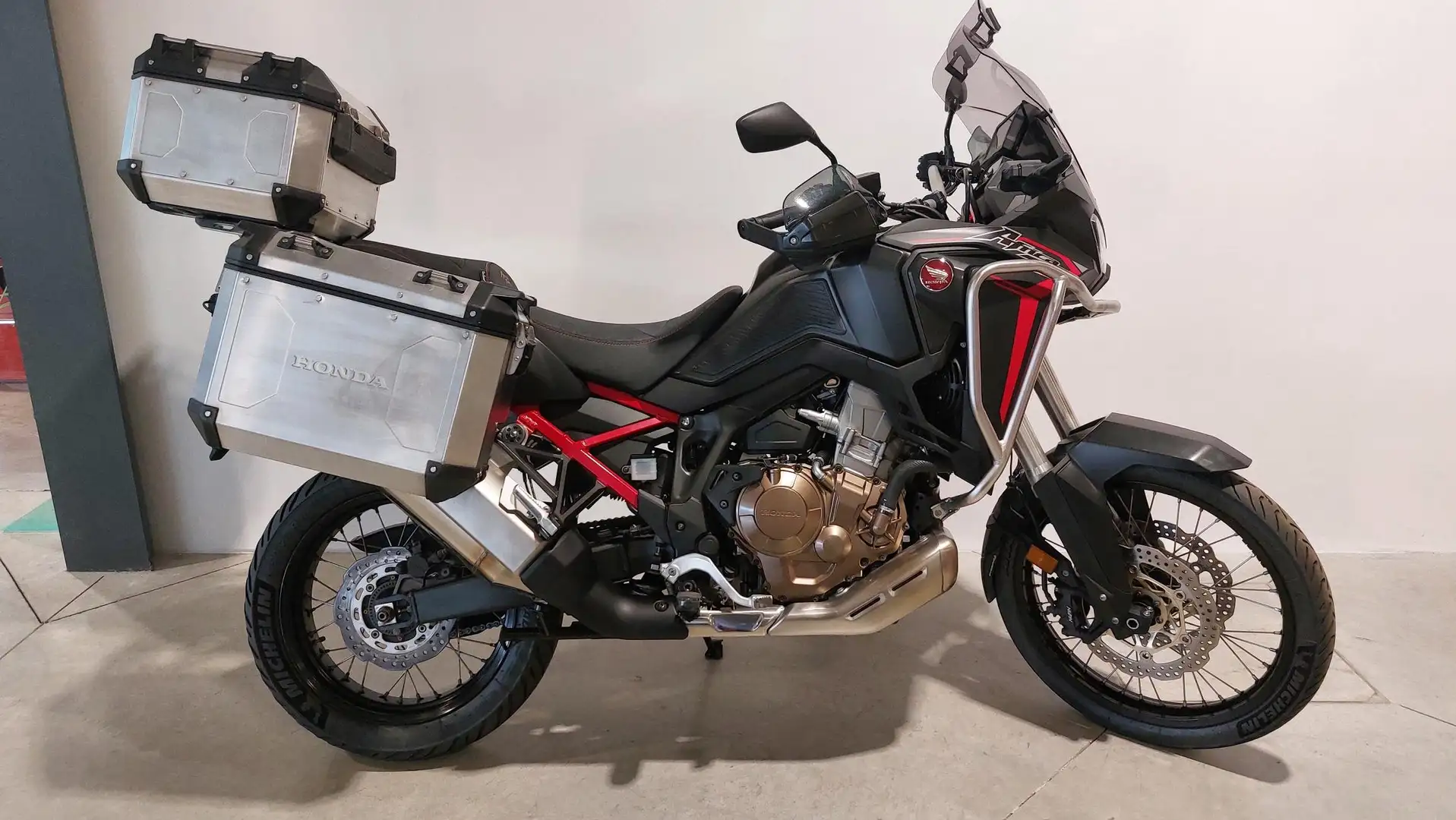 Honda CRF 1100 AfricaTwin Nero - 1