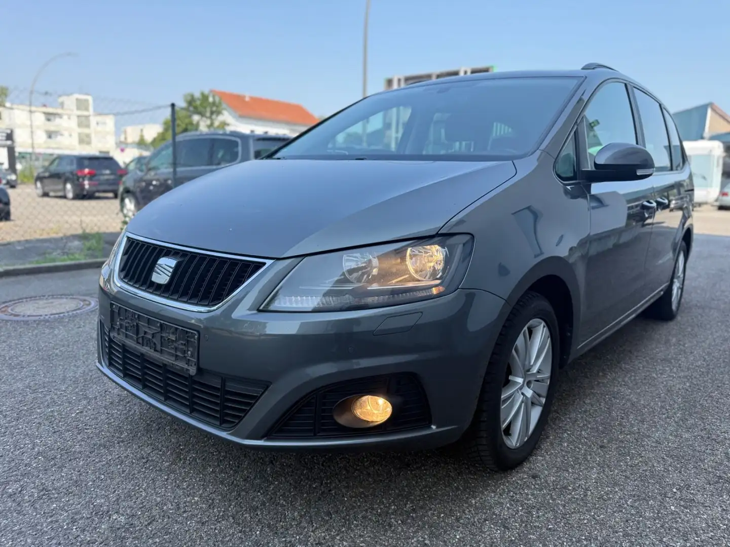 SEAT Alhambra 2.0 TDI*7-SITZ*NAVI*KLIMAAUT.*CAM Gris - 1