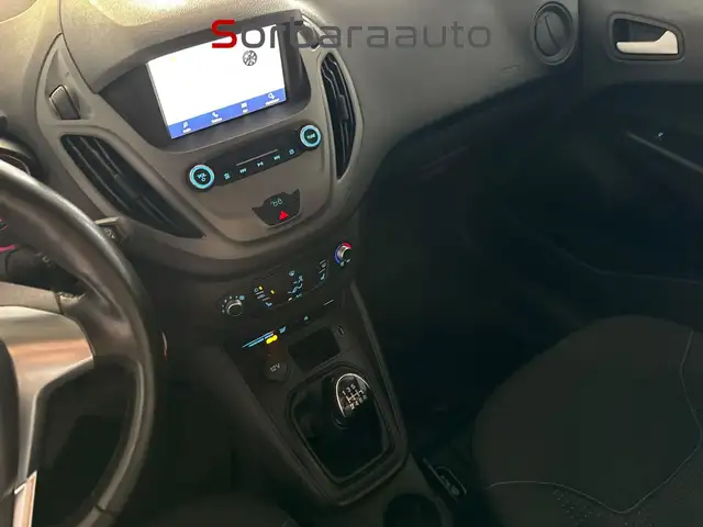Ford Transit Courier view 15
