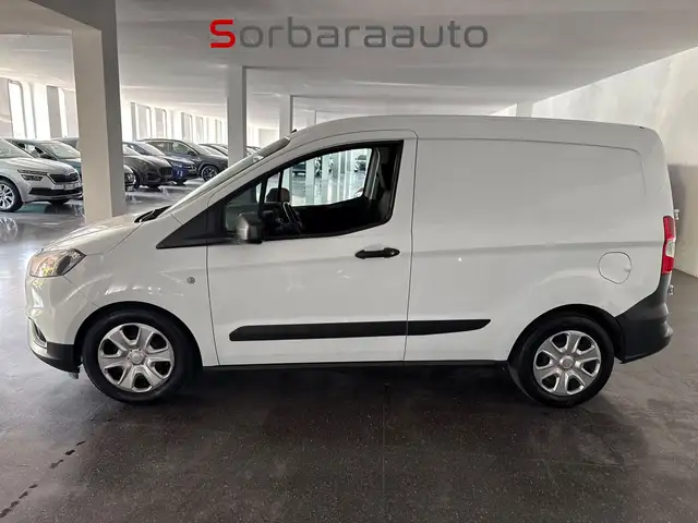 Ford Transit Courier view 2