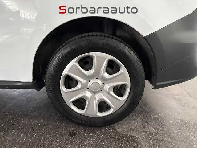 Ford Transit Courier view 10
