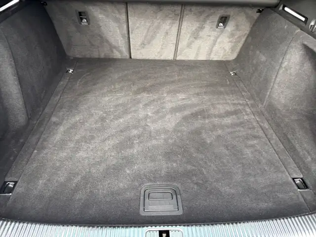 Audi A4 view 14
