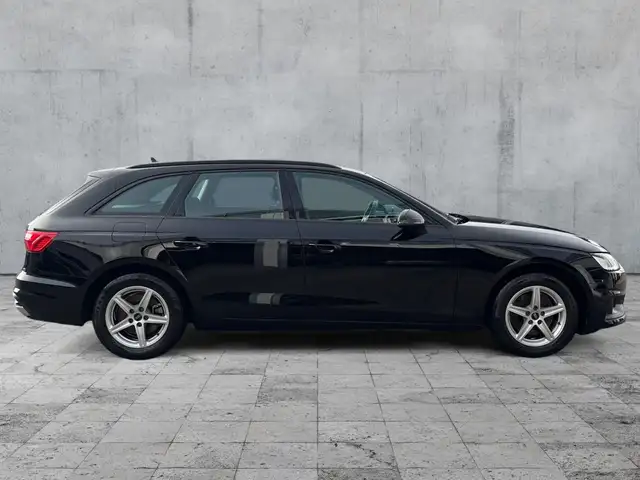 Audi A4 view 7