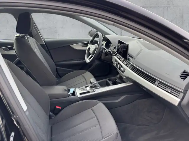 Audi A4 view 13