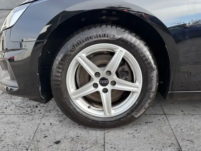 Audi A4 view 8