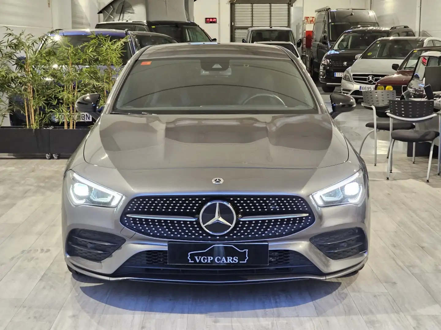 Mercedes-Benz CLA 180 Shooting Brake 7G-DCT Grijs - 2