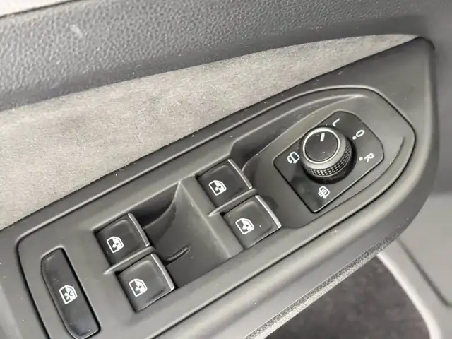 Volkswagen Golf view 20