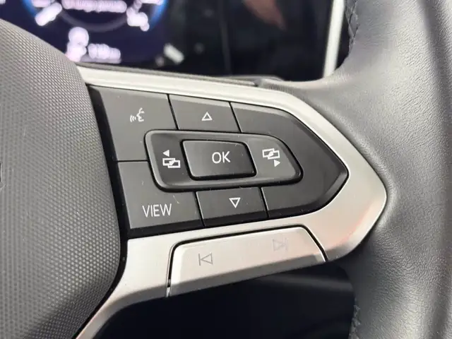 Volkswagen Golf view 23