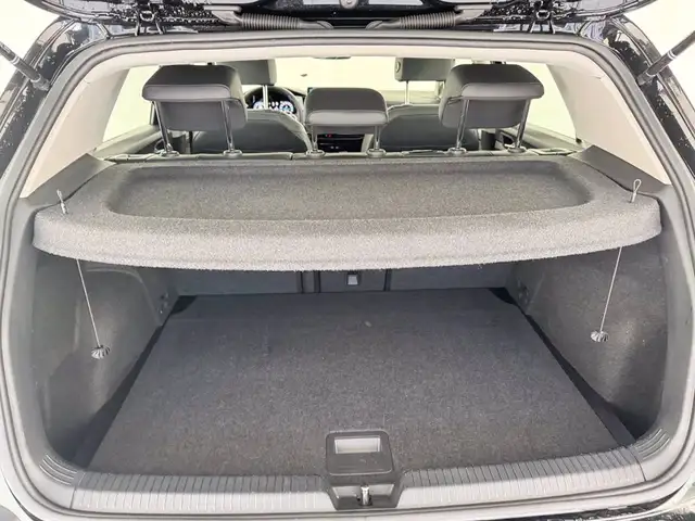 Volkswagen Golf view 12