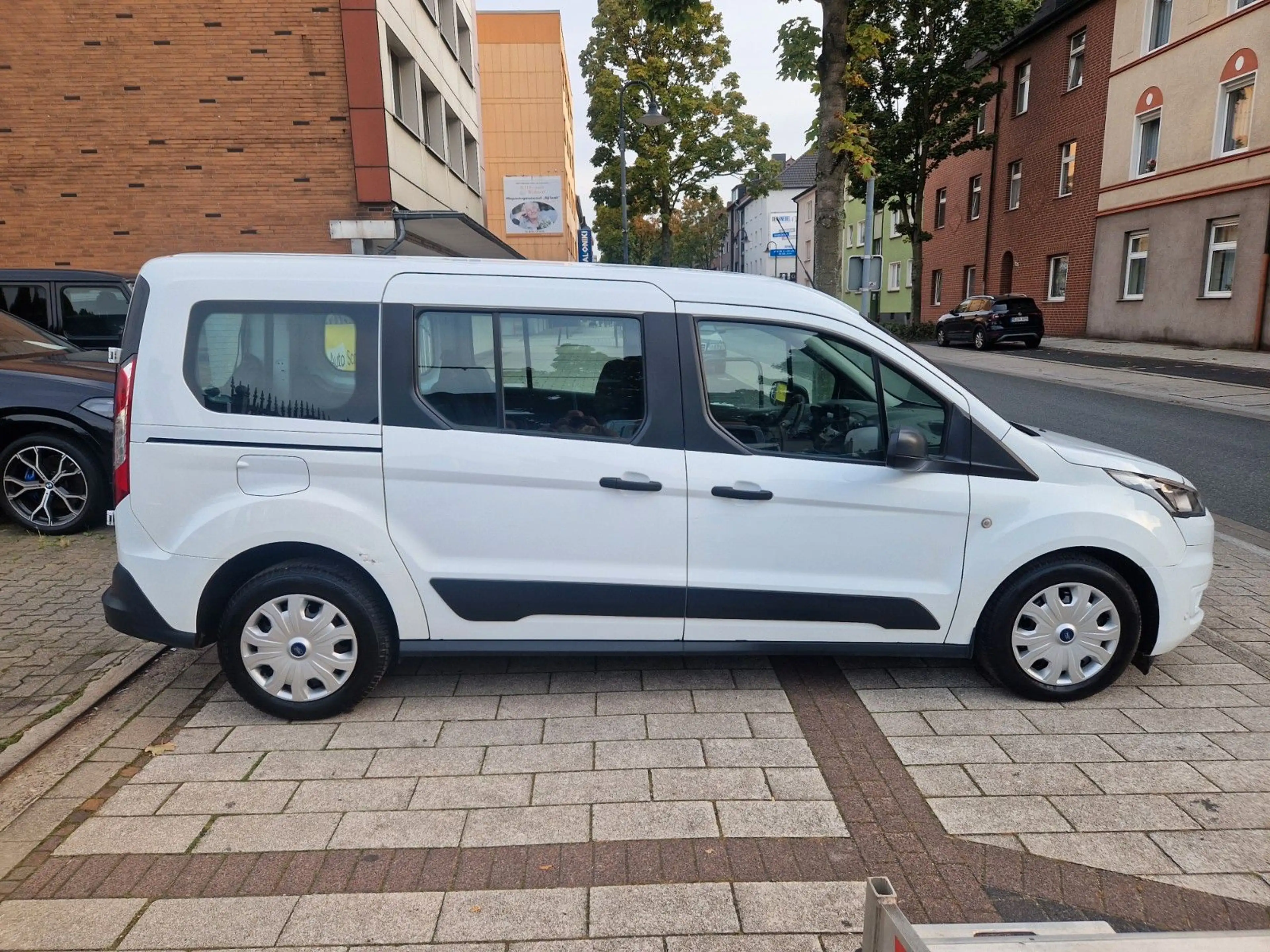 Ford Transit Connect Kombi lang Trend*1.Hand*Navi*CAM — photo 4