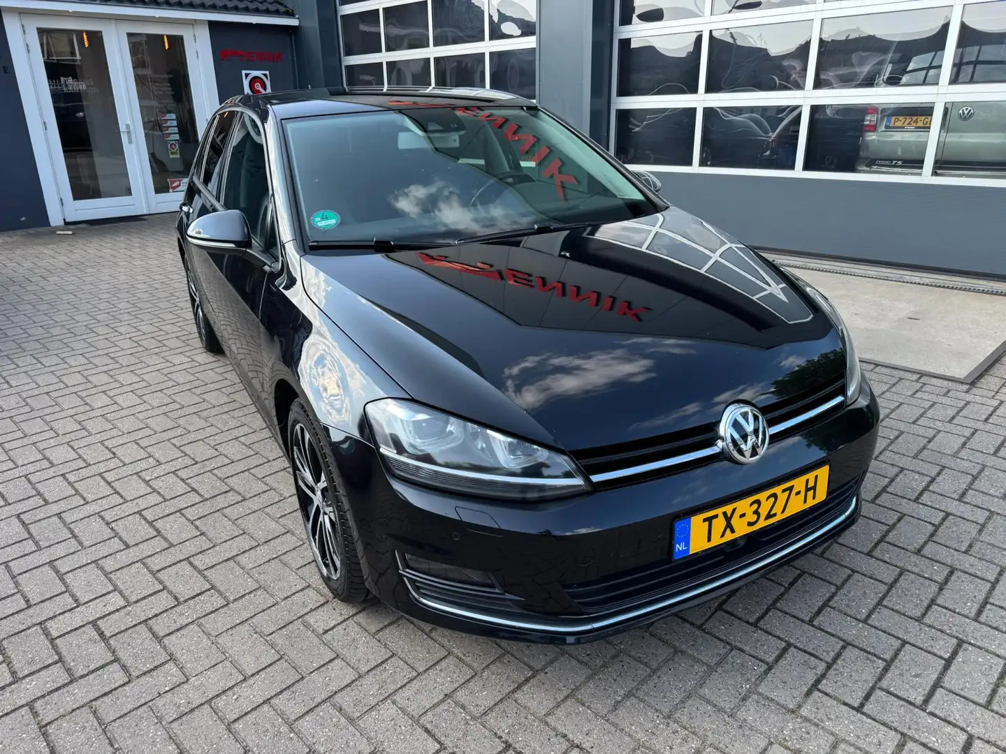 Volkswagen Golf 1.4 TSI ACT Highline / ACC / Massage / Trekhaak / Zwart - 2