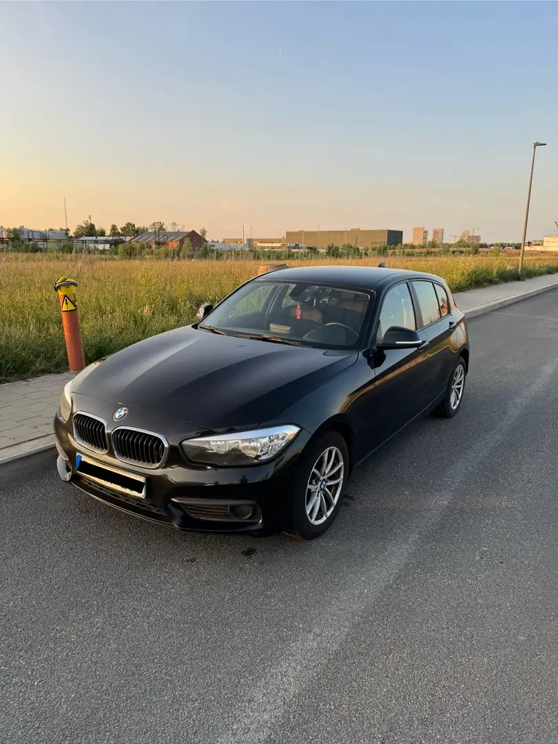 BMW 116 F20 LCI crna - 2