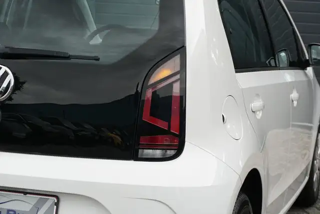 Volkswagen Up! view 11