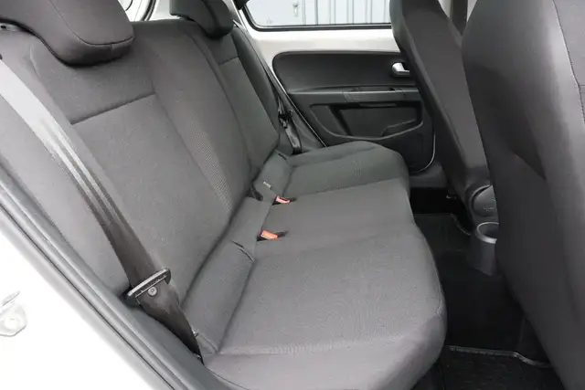 Volkswagen Up! view 15